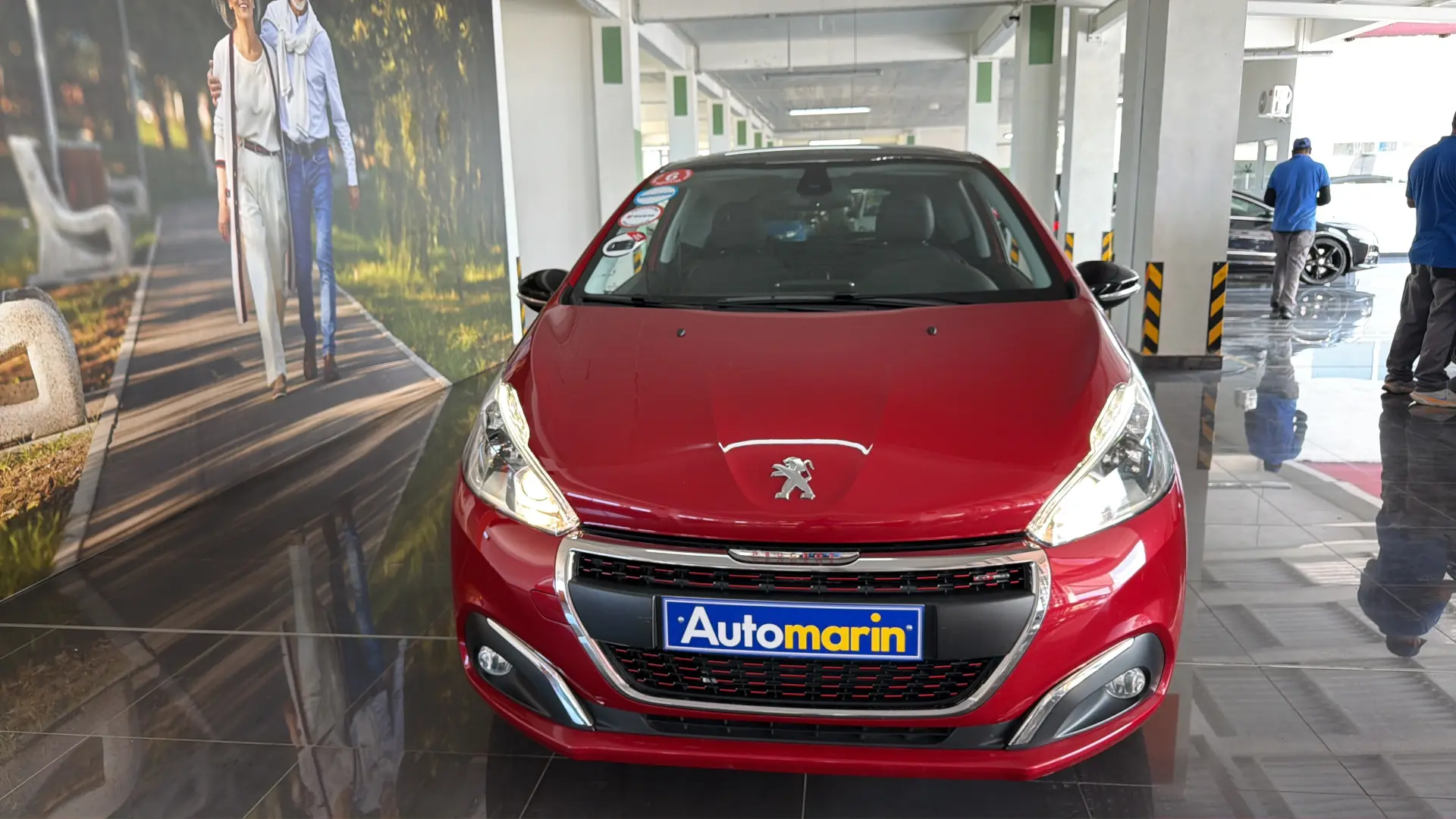 View 2 - Peugeot 208 - 2015