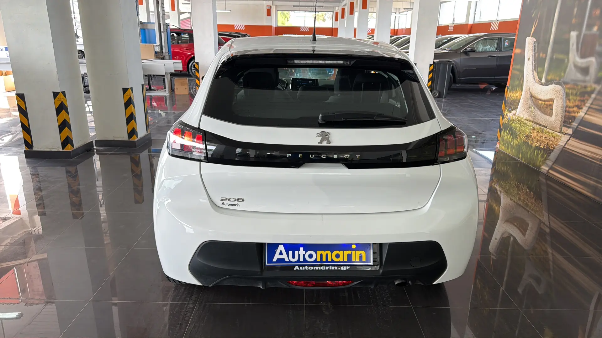 View 5 - Peugeot 208 - 2023