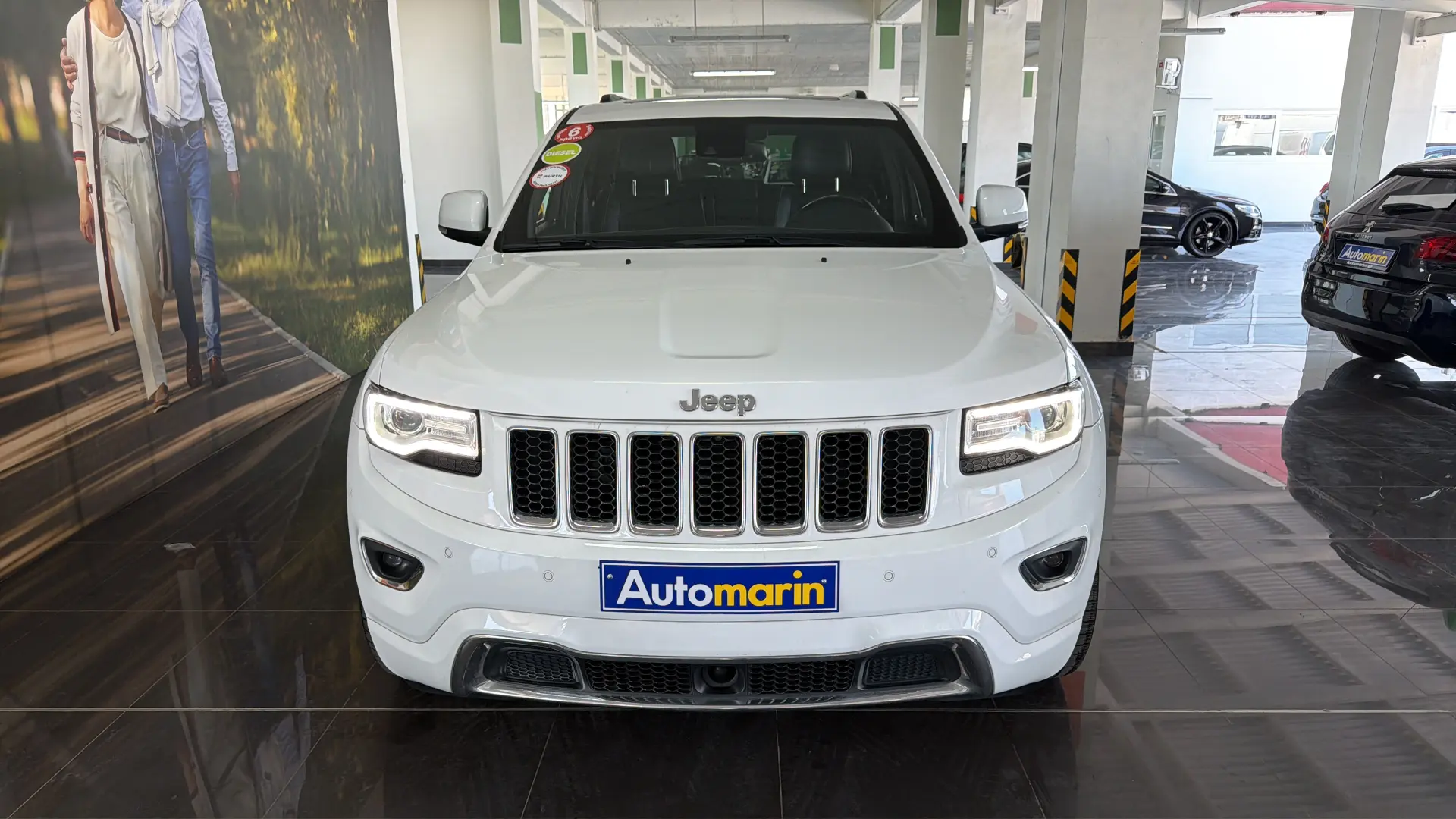 View 2 - Jeep Grand Cherokee - 2016