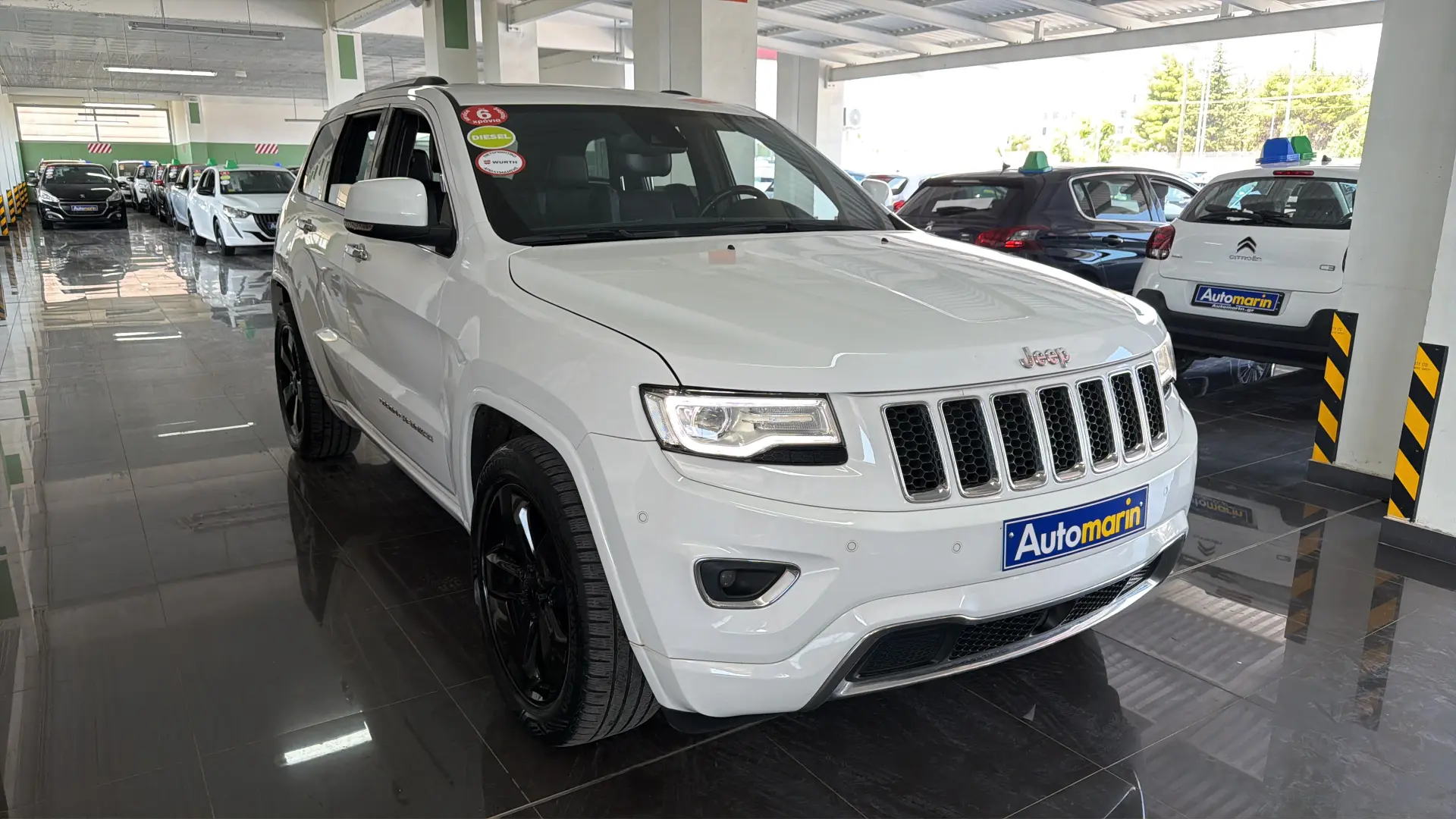 View 3 - Jeep Grand Cherokee - 2016