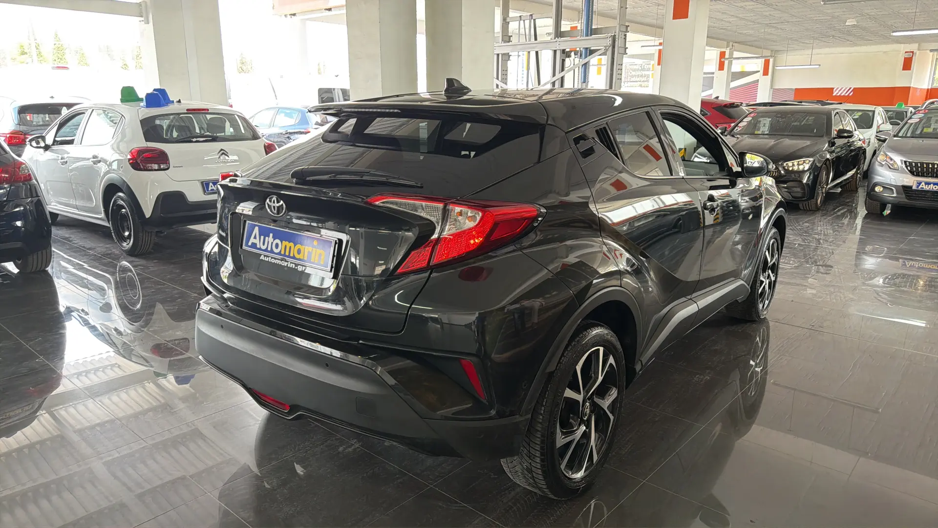 View 4 - Toyota C-HR - 2019