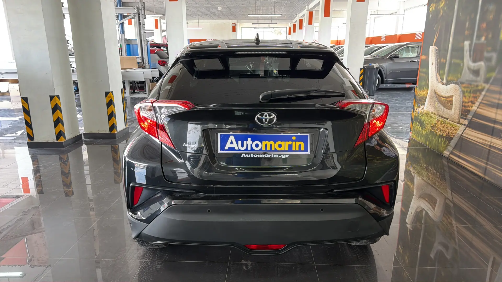 View 5 - Toyota C-HR - 2019