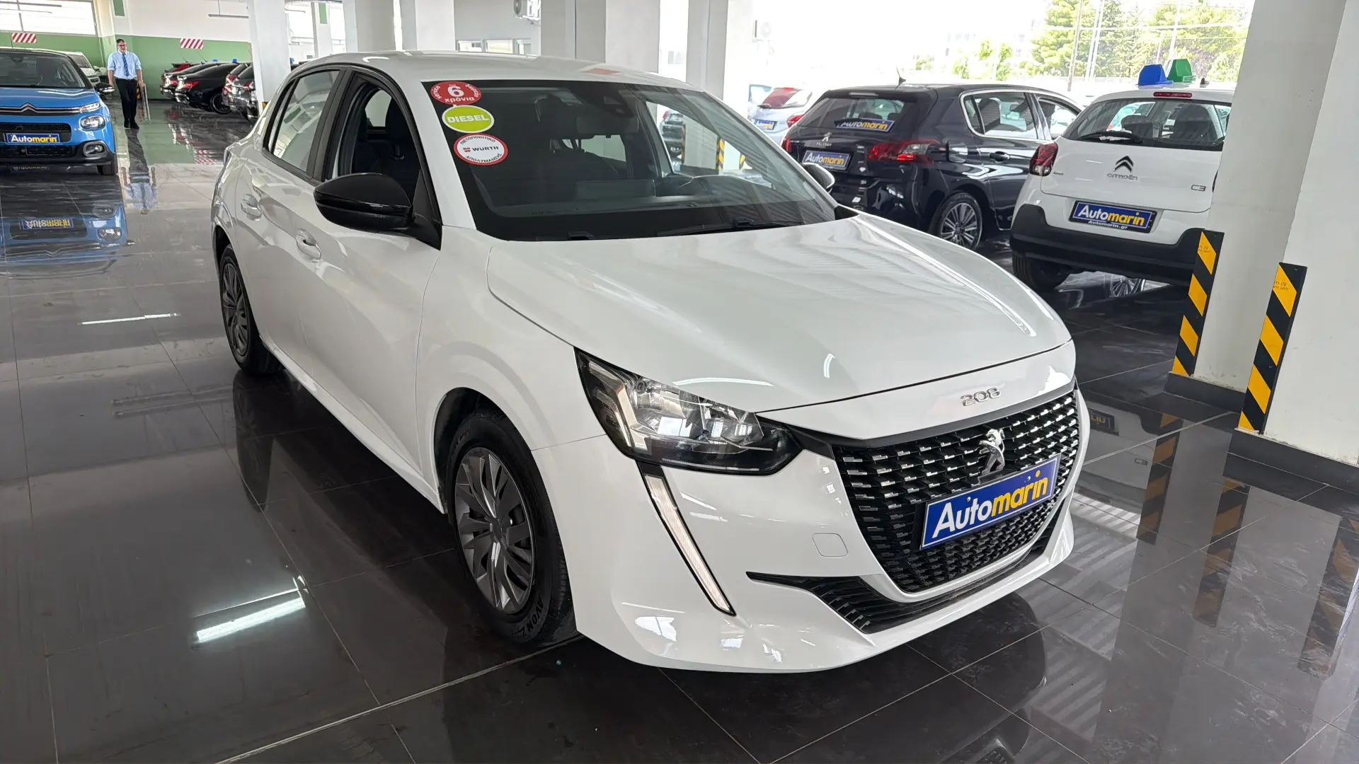 View 3 - Peugeot 208 - 2023