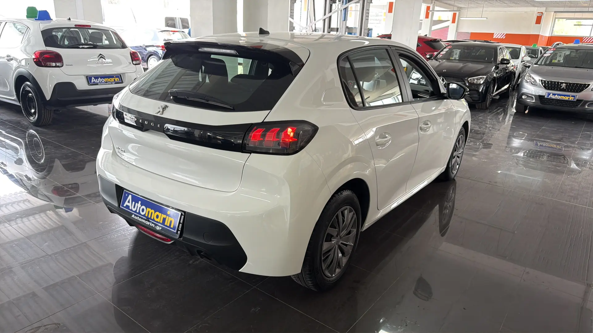 View 4 - Peugeot 208 - 2023