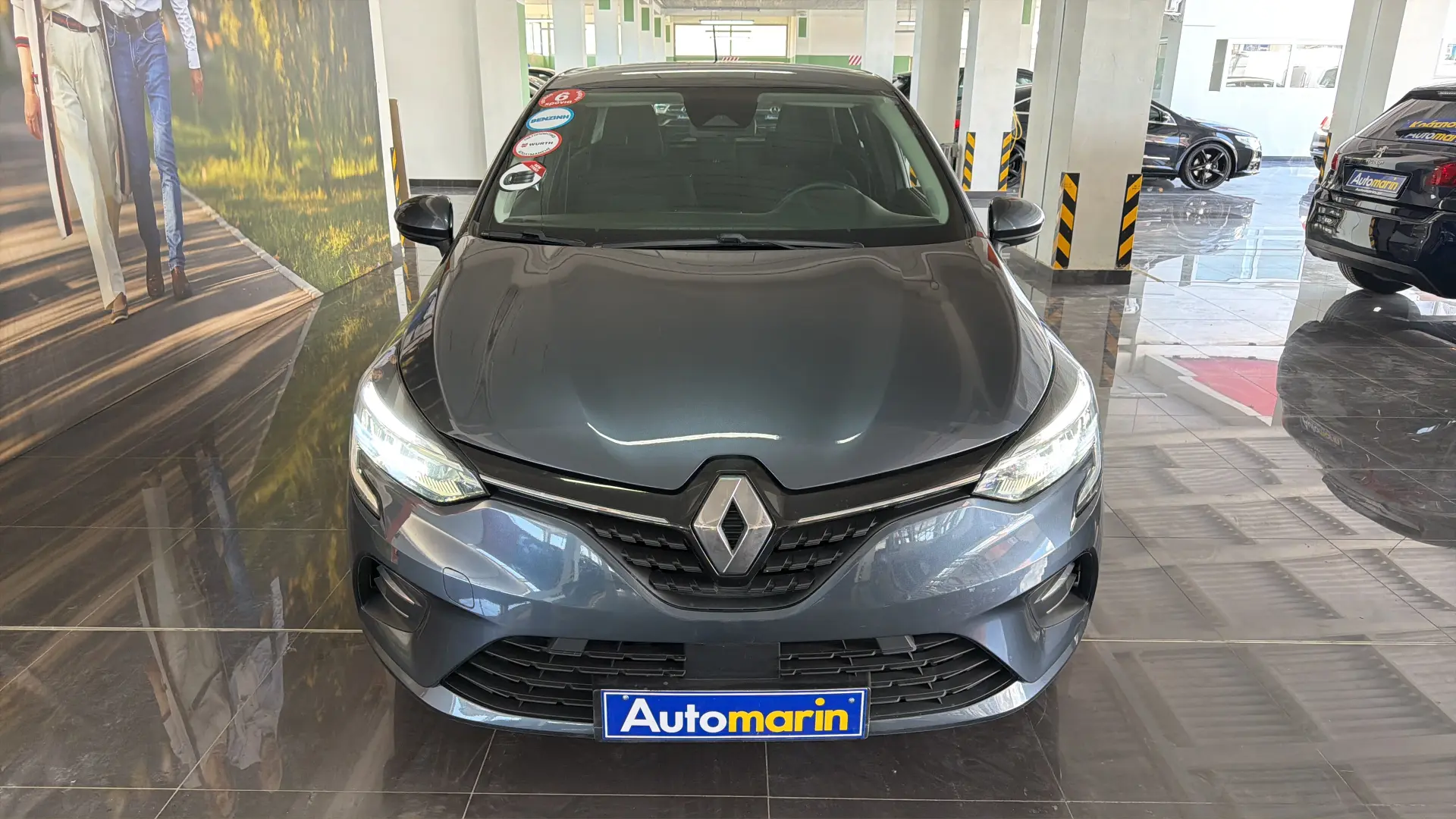 View 2 - Renault Clio - 2021