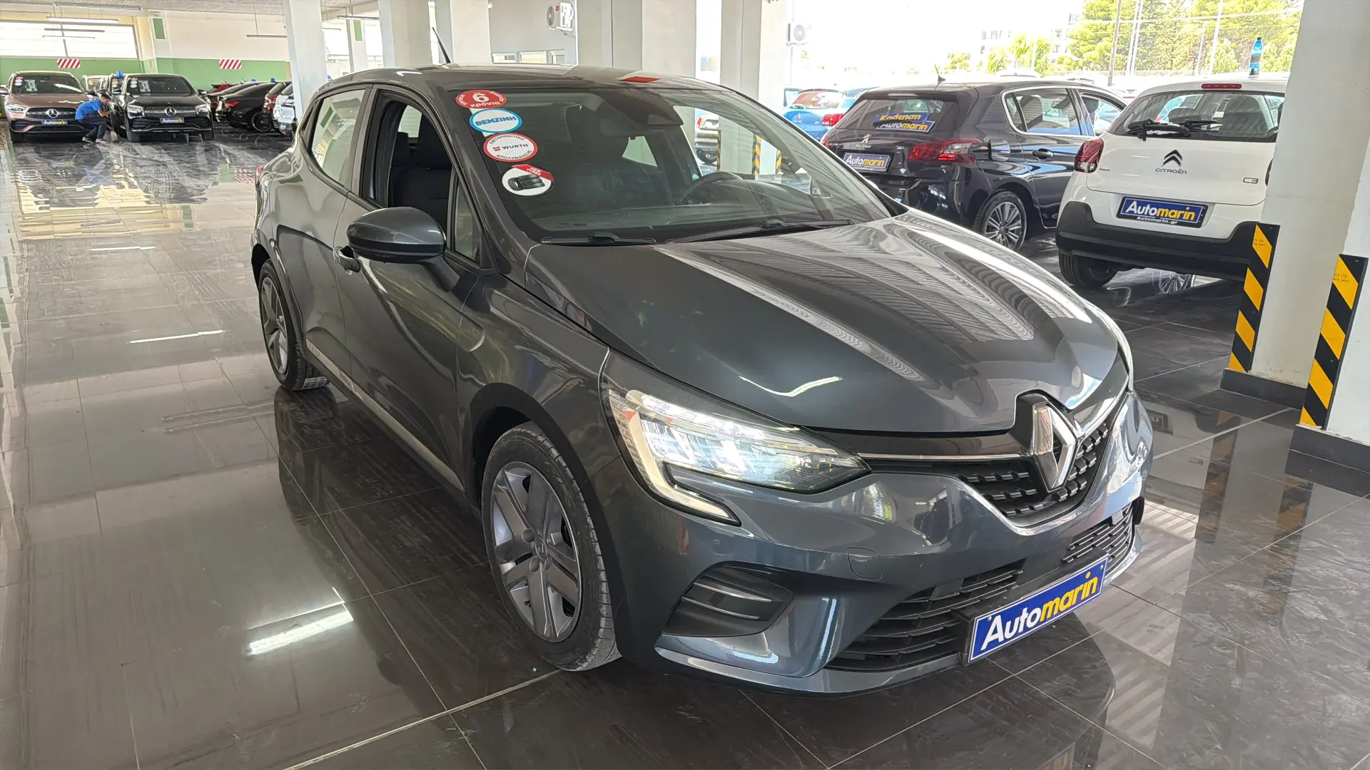 View 3 - Renault Clio - 2021
