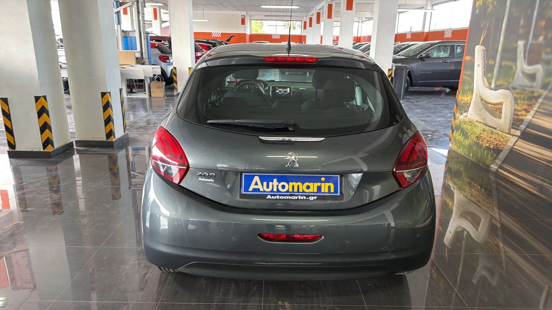 View 5 - Peugeot 208 - 2015