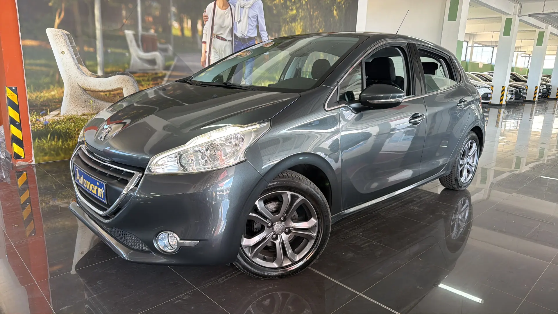 View 1 - Peugeot 208 - 2015