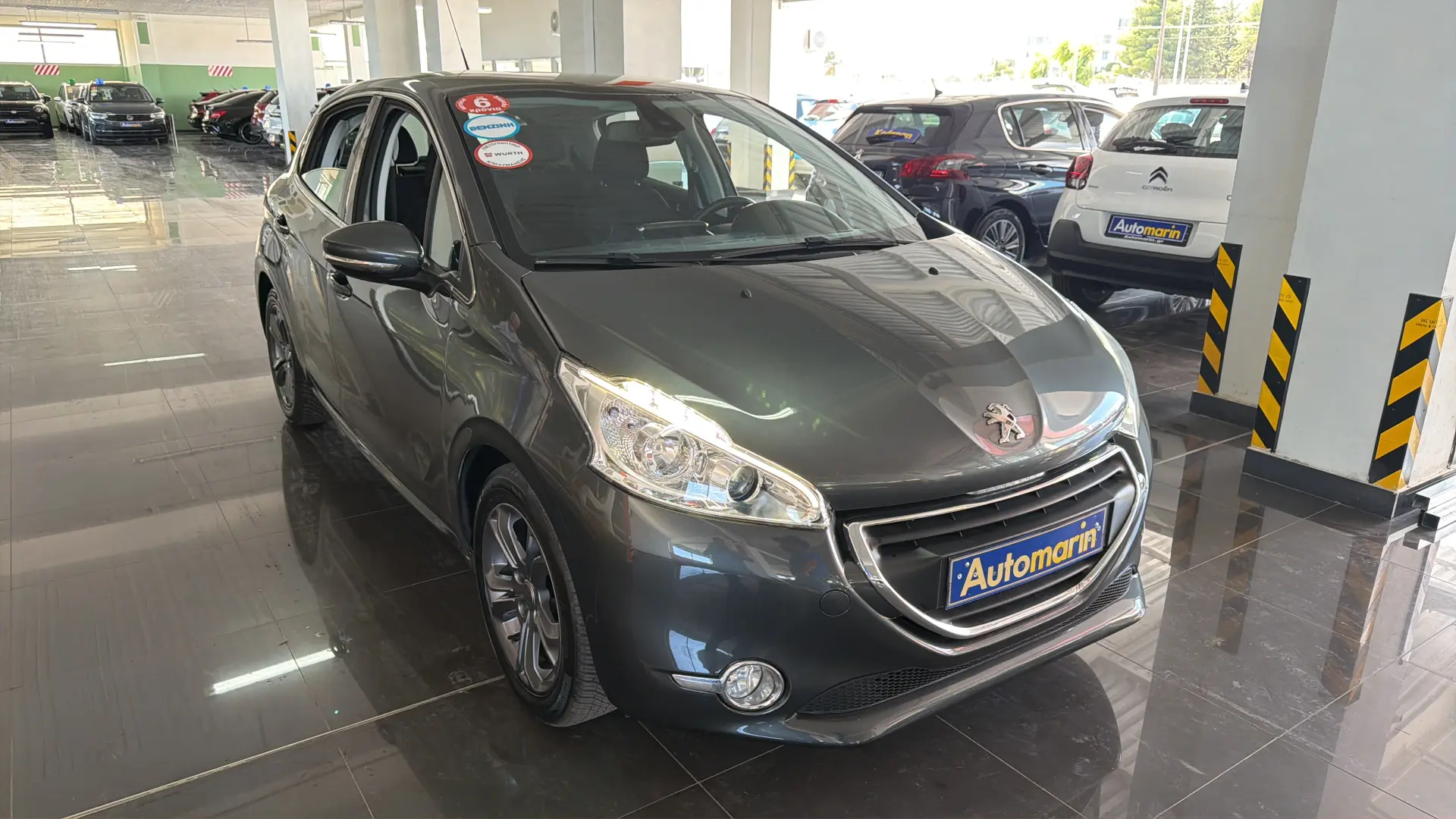 View 3 - Peugeot 208 - 2015