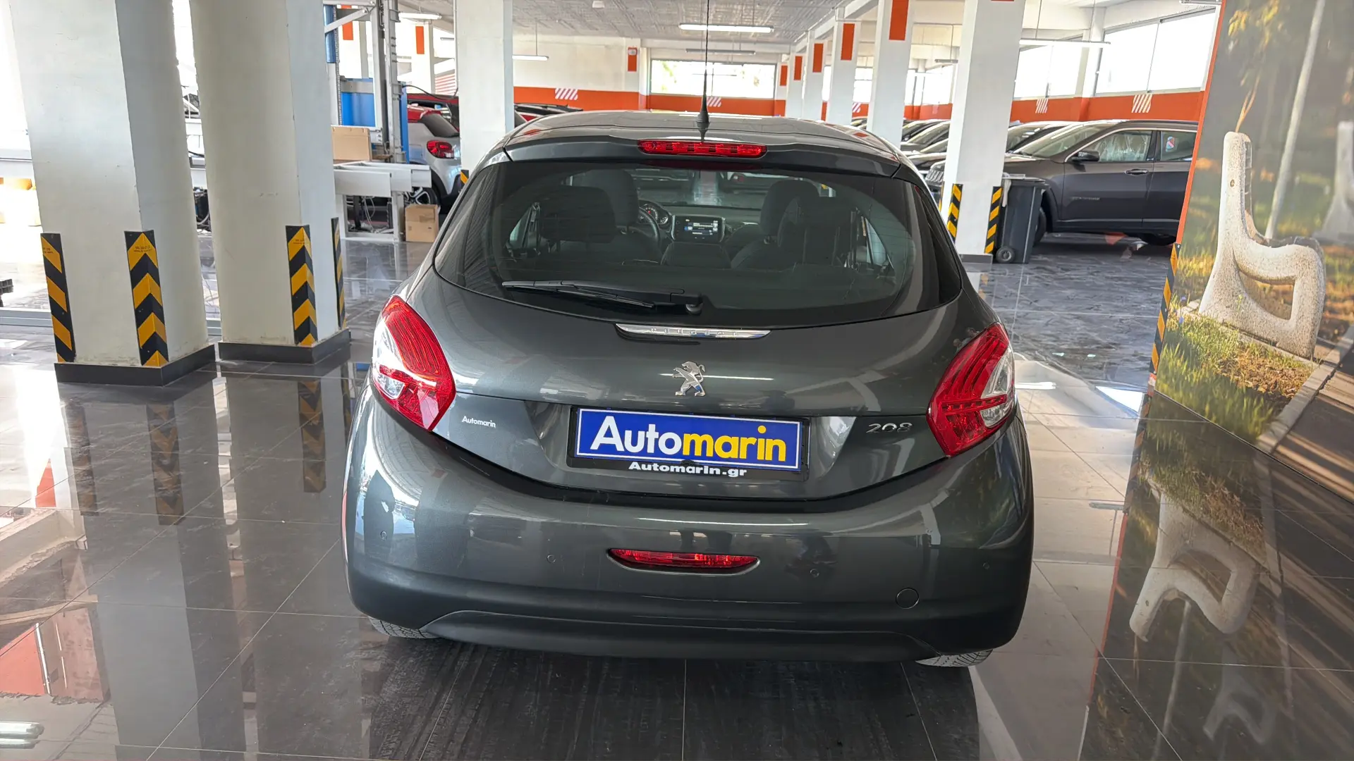 View 5 - Peugeot 208 - 2015