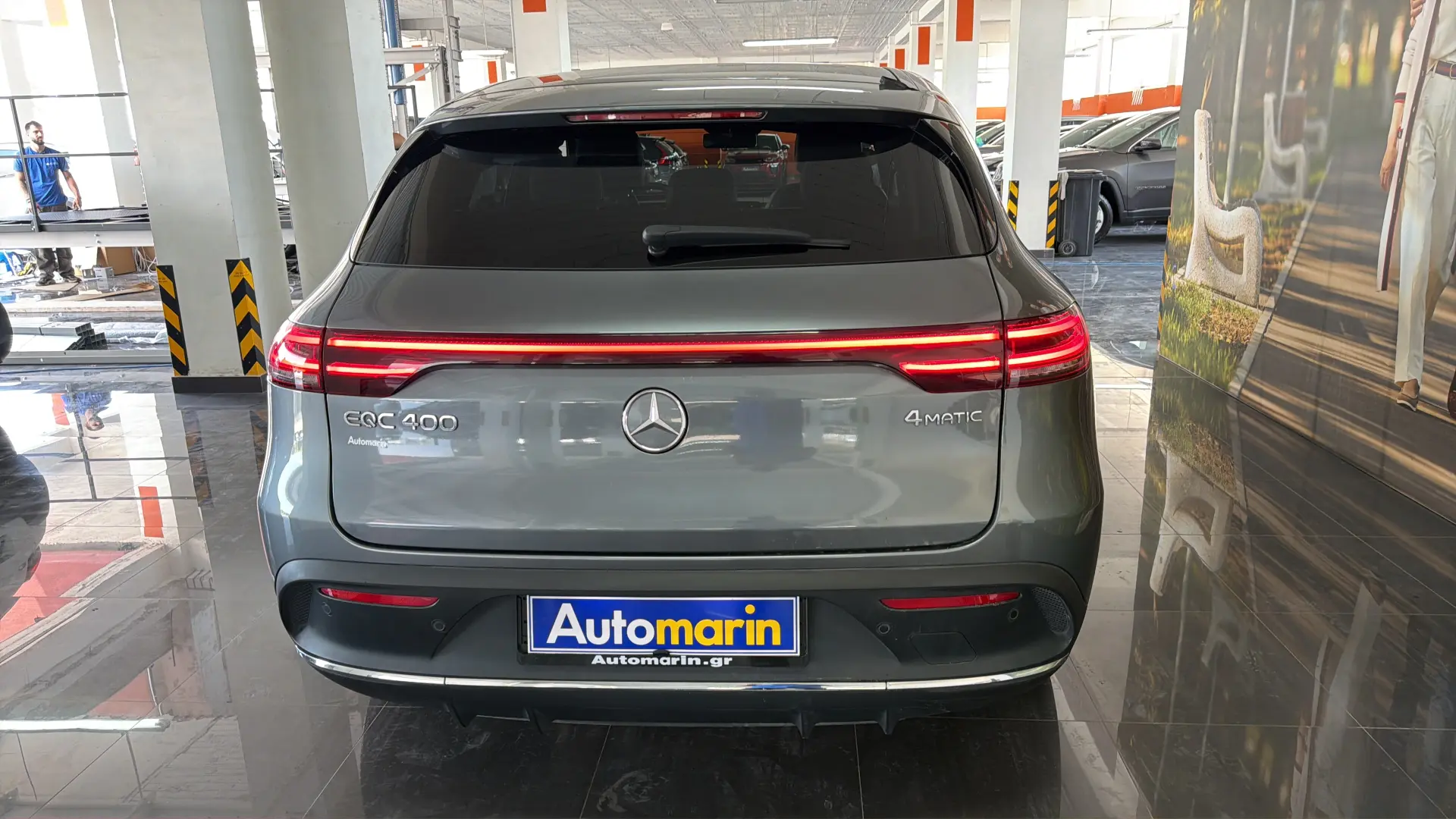 View 5 - Mercedes-Benz EQC - 2021