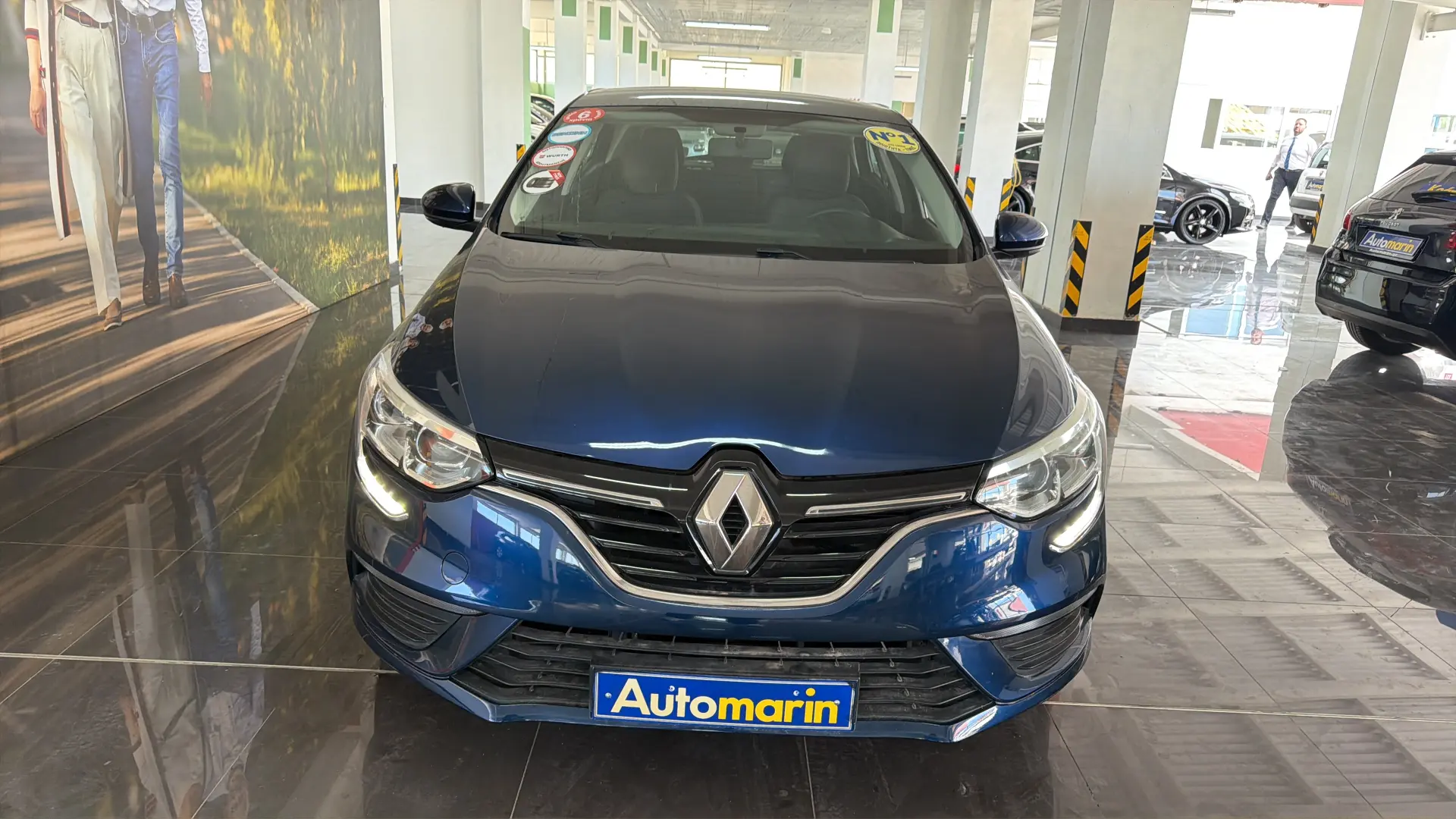 View 2 - Renault Megane - 2016