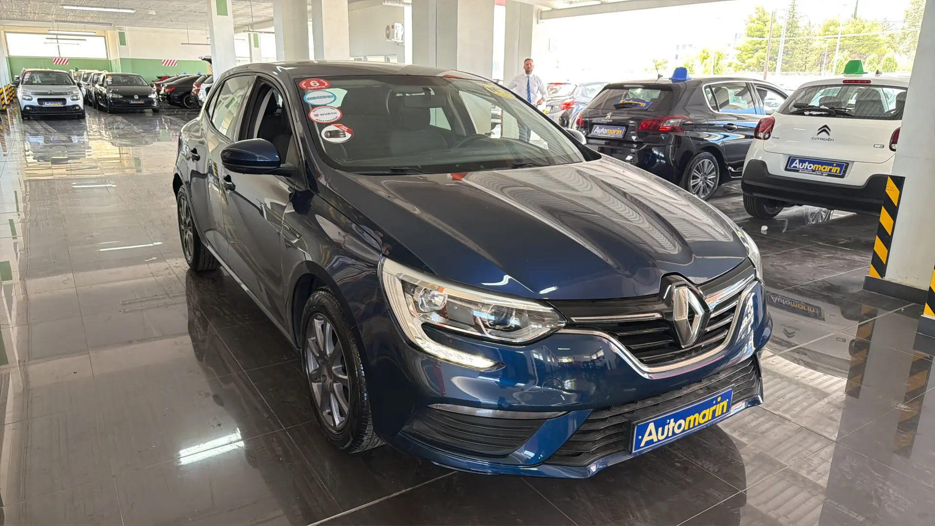 View 3 - Renault Megane - 2016