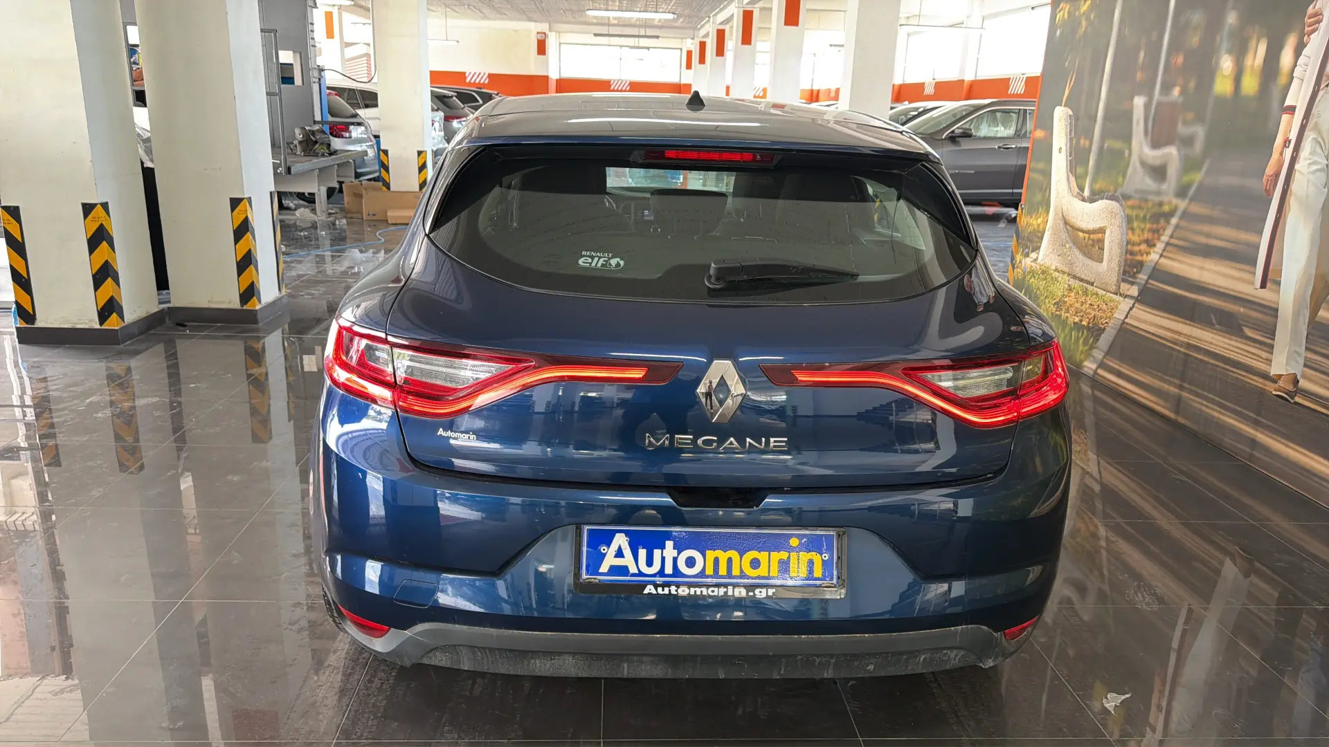 View 5 - Renault Megane - 2016