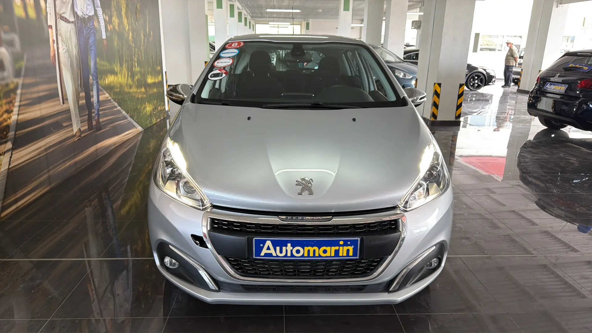View 2 - Peugeot 208 - 2016
