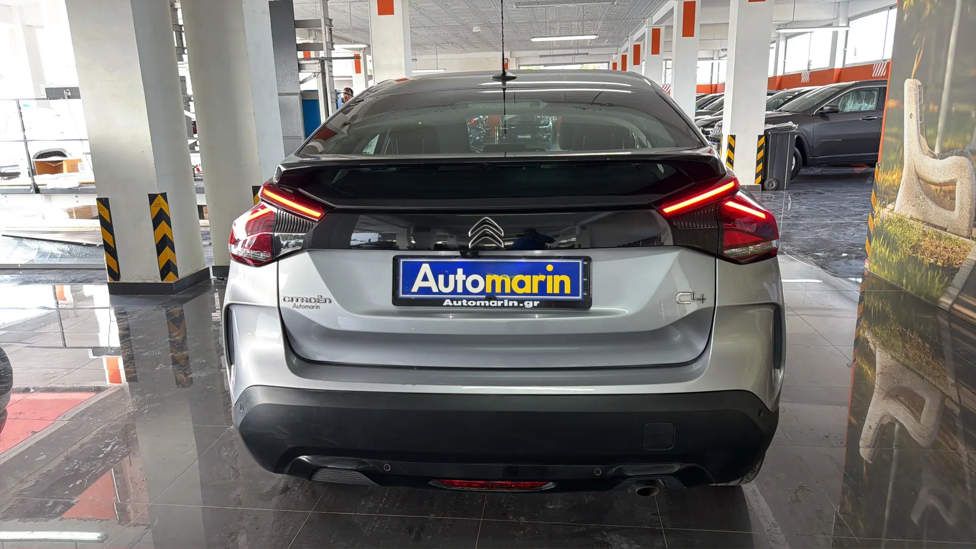 View 5 - Citroen C4 - 2021