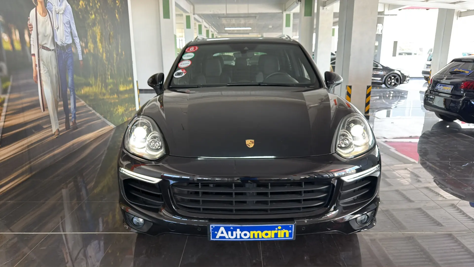 View 2 - Porsche Cayenne - 2015