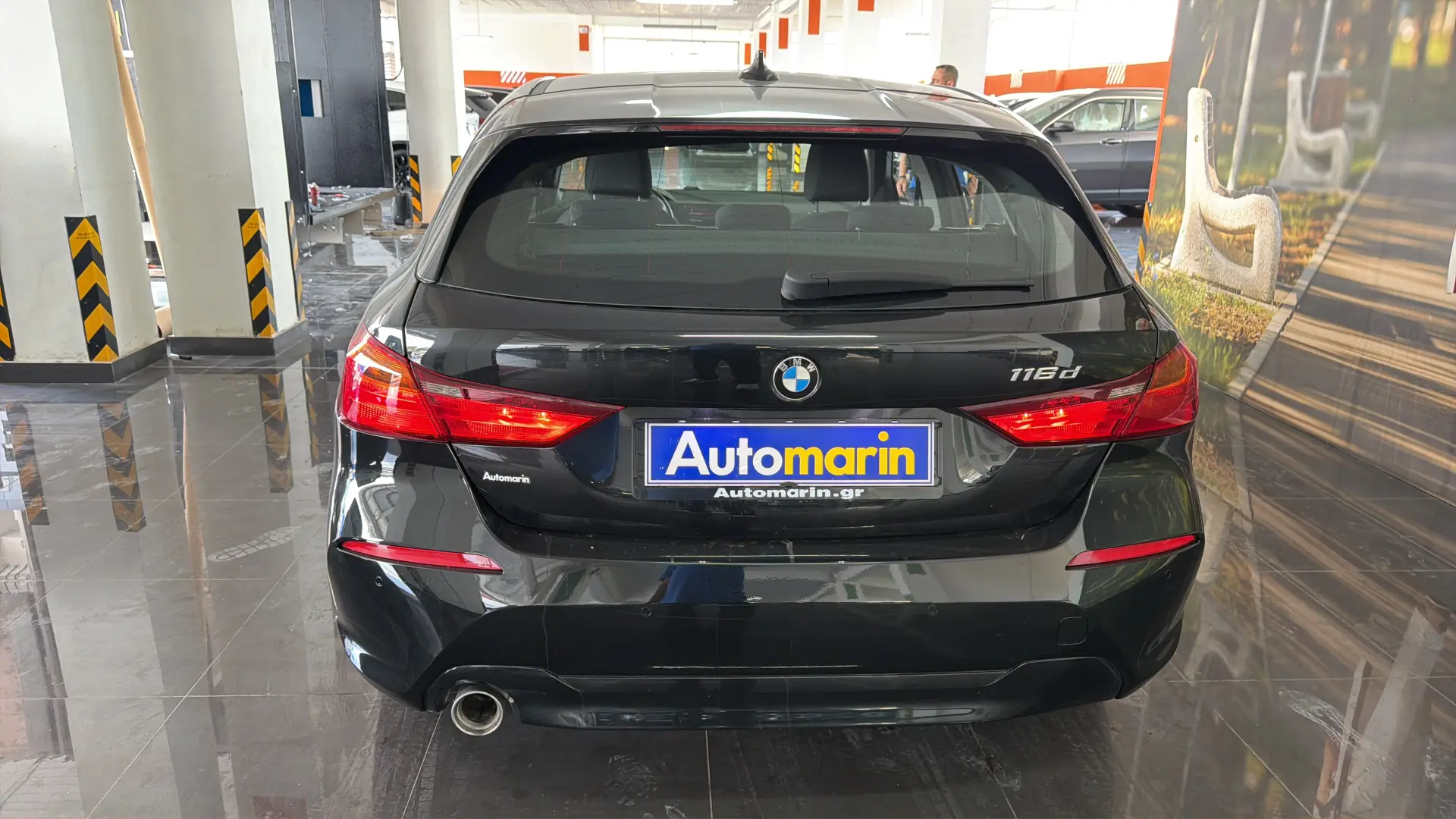 View 5 - BMW 116 - 2021