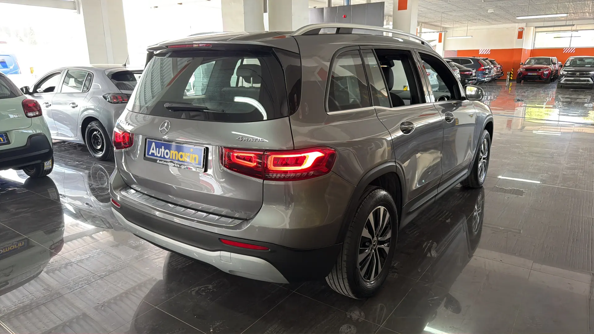 View 4 - Mercedes-Benz GLB 220 - 2023