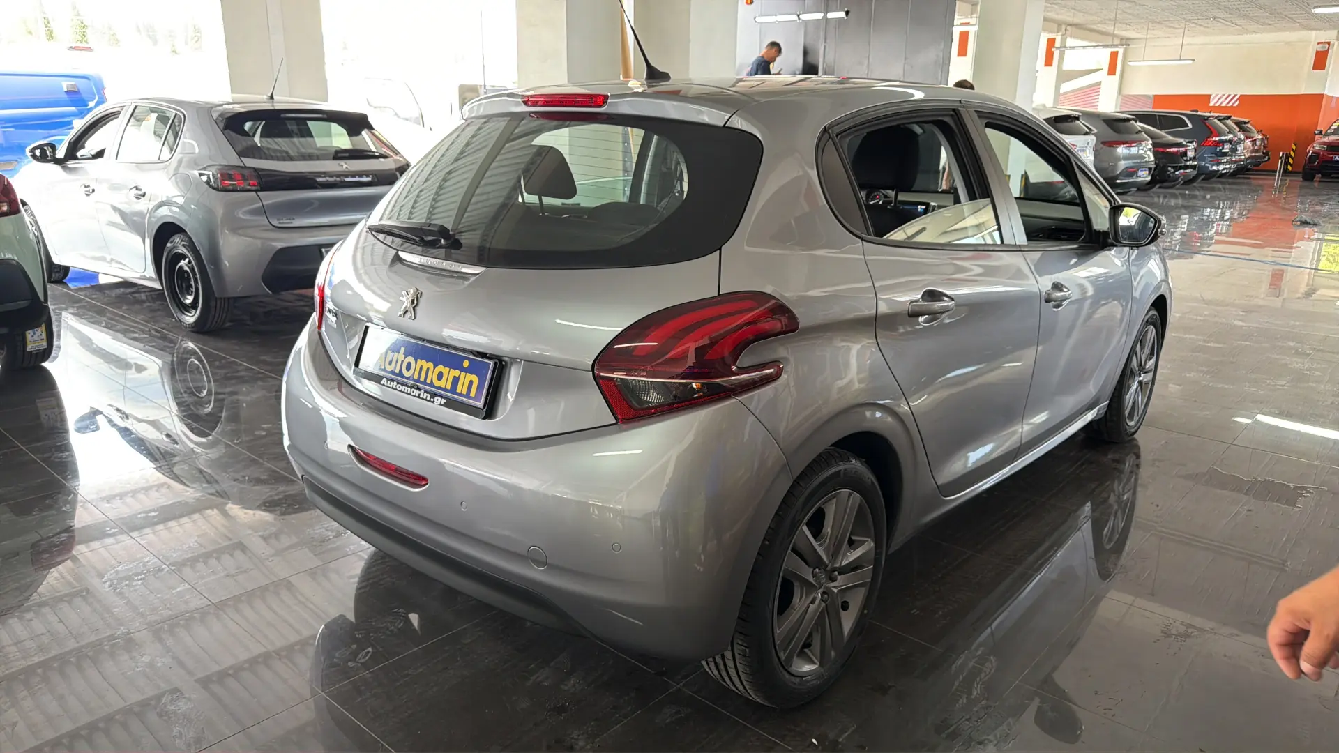 View 4 - Peugeot 208 - 2018