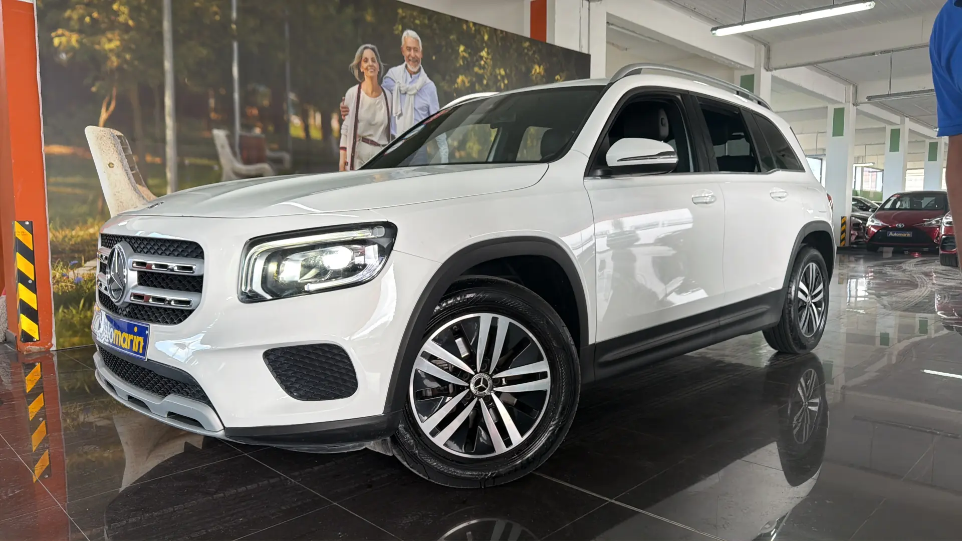 View 1 - Mercedes-Benz GLB 200 - 2021