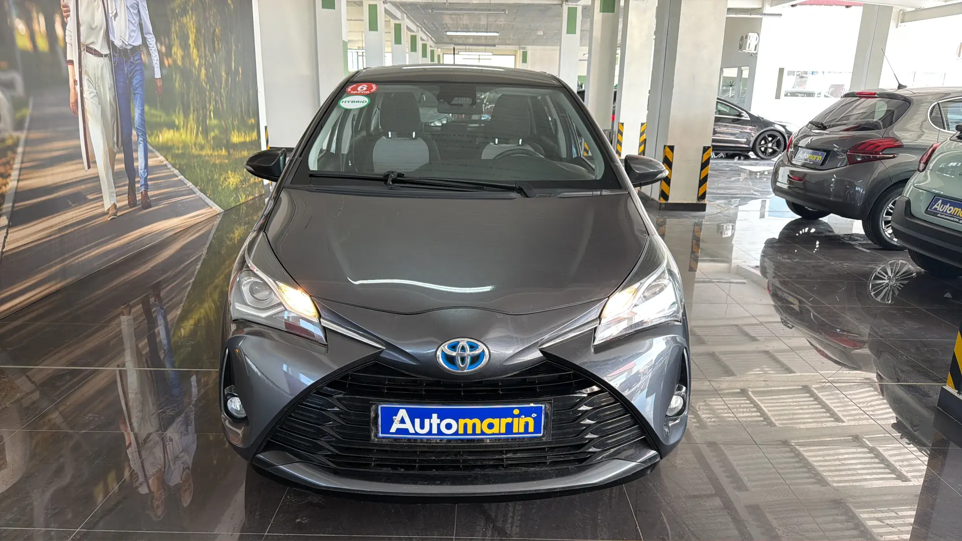 View 2 - Toyota Yaris - 2017