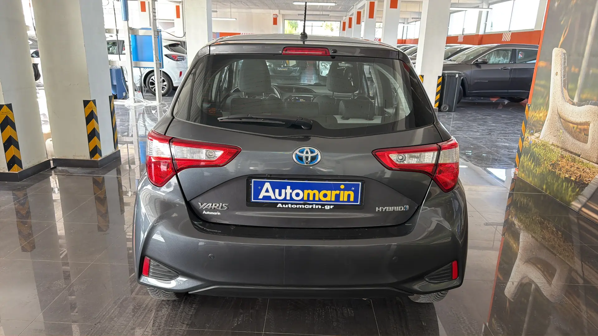 View 5 - Toyota Yaris - 2017