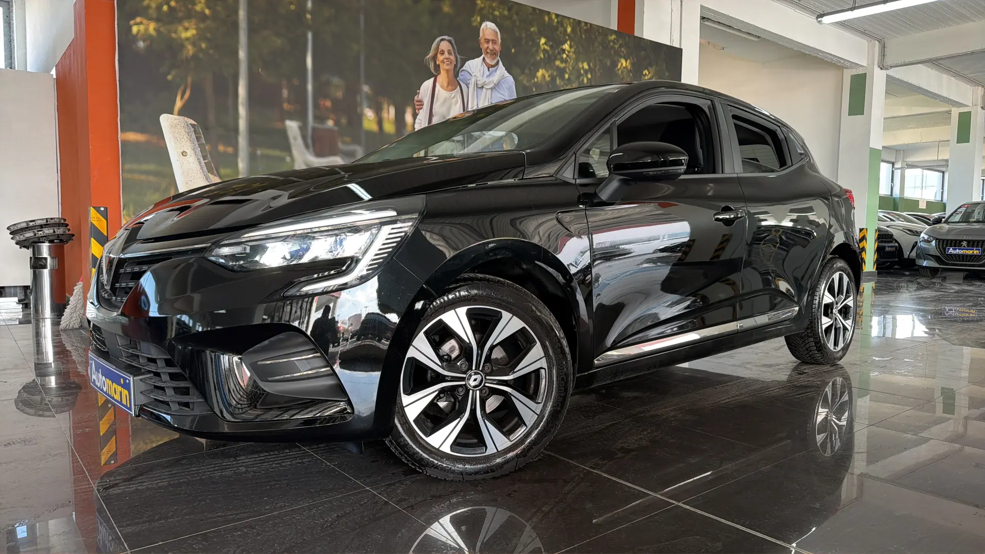 View 1 - Renault Clio - 2022