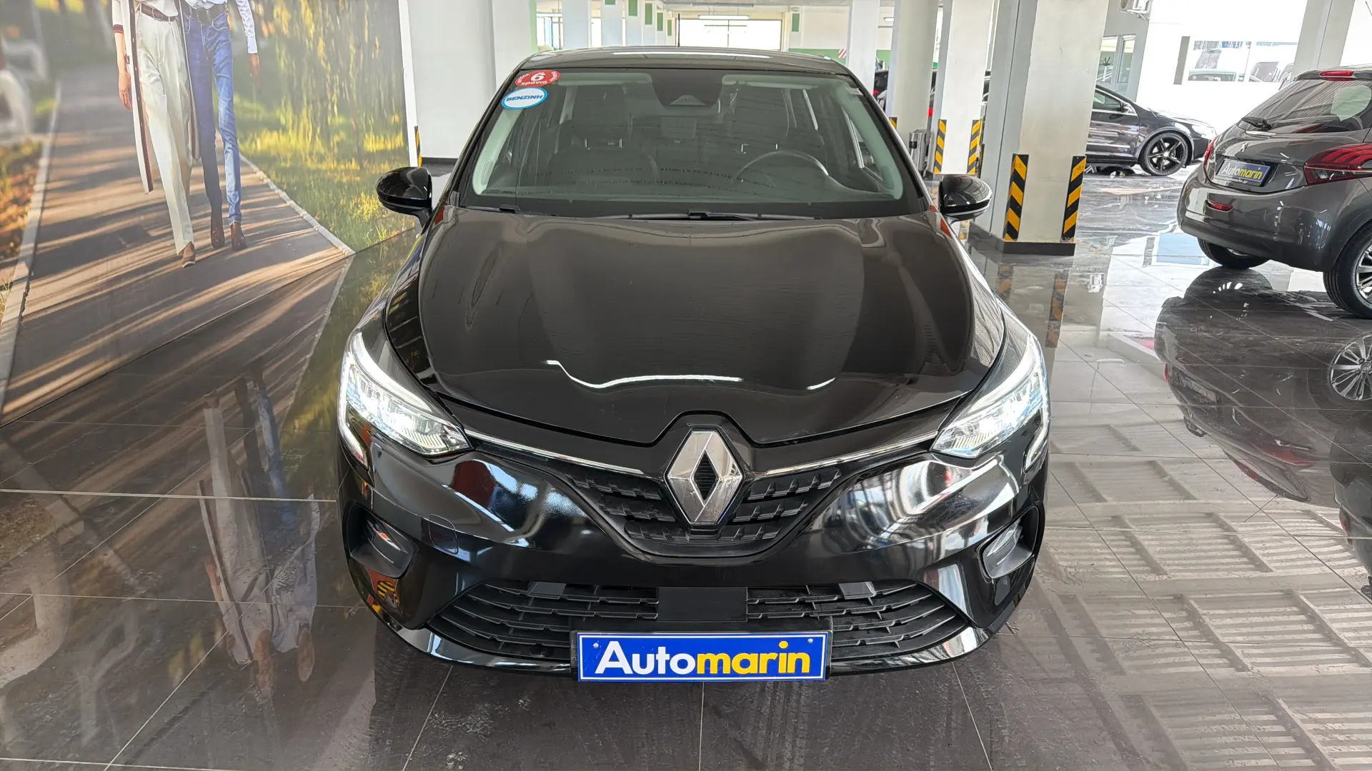 View 2 - Renault Clio - 2022