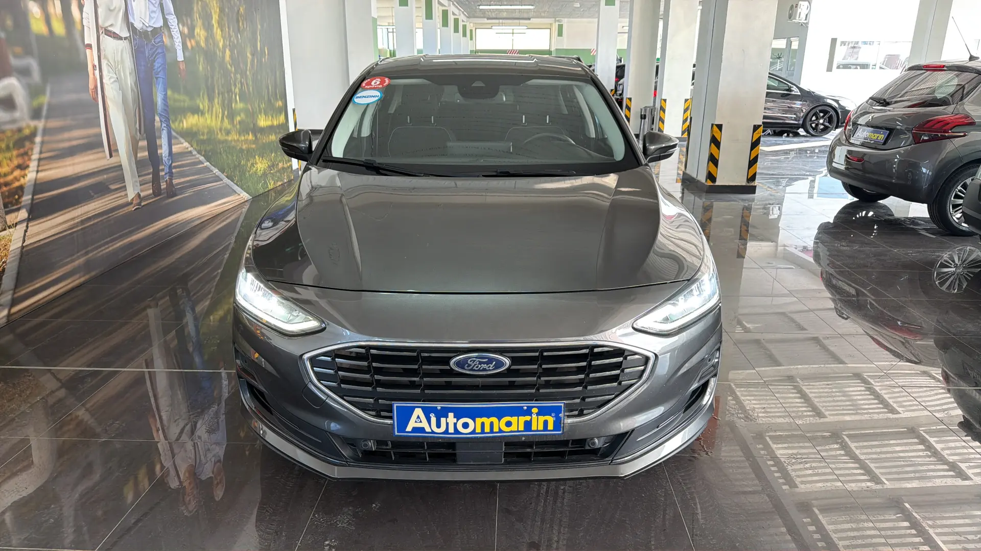 View 2 - Ford Focus - 2022