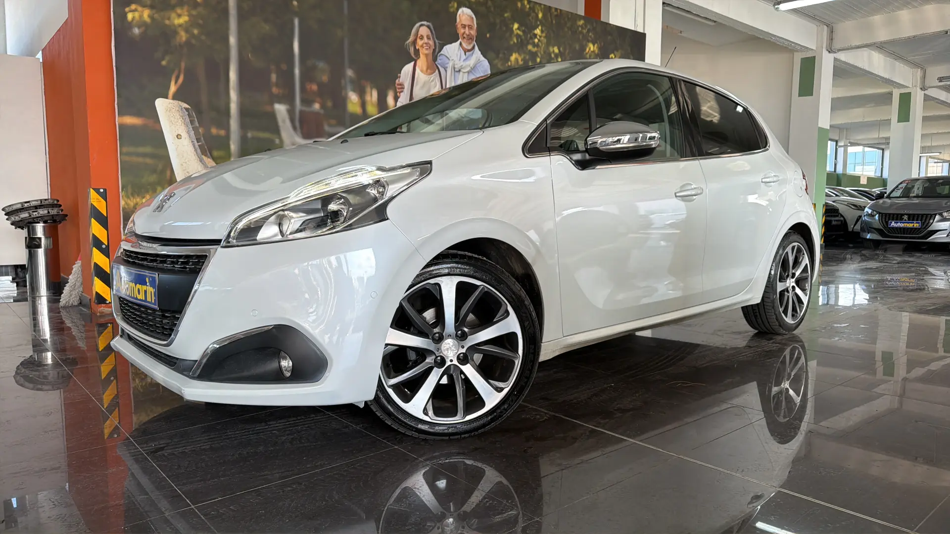 View 1 - Peugeot 208 - 2016