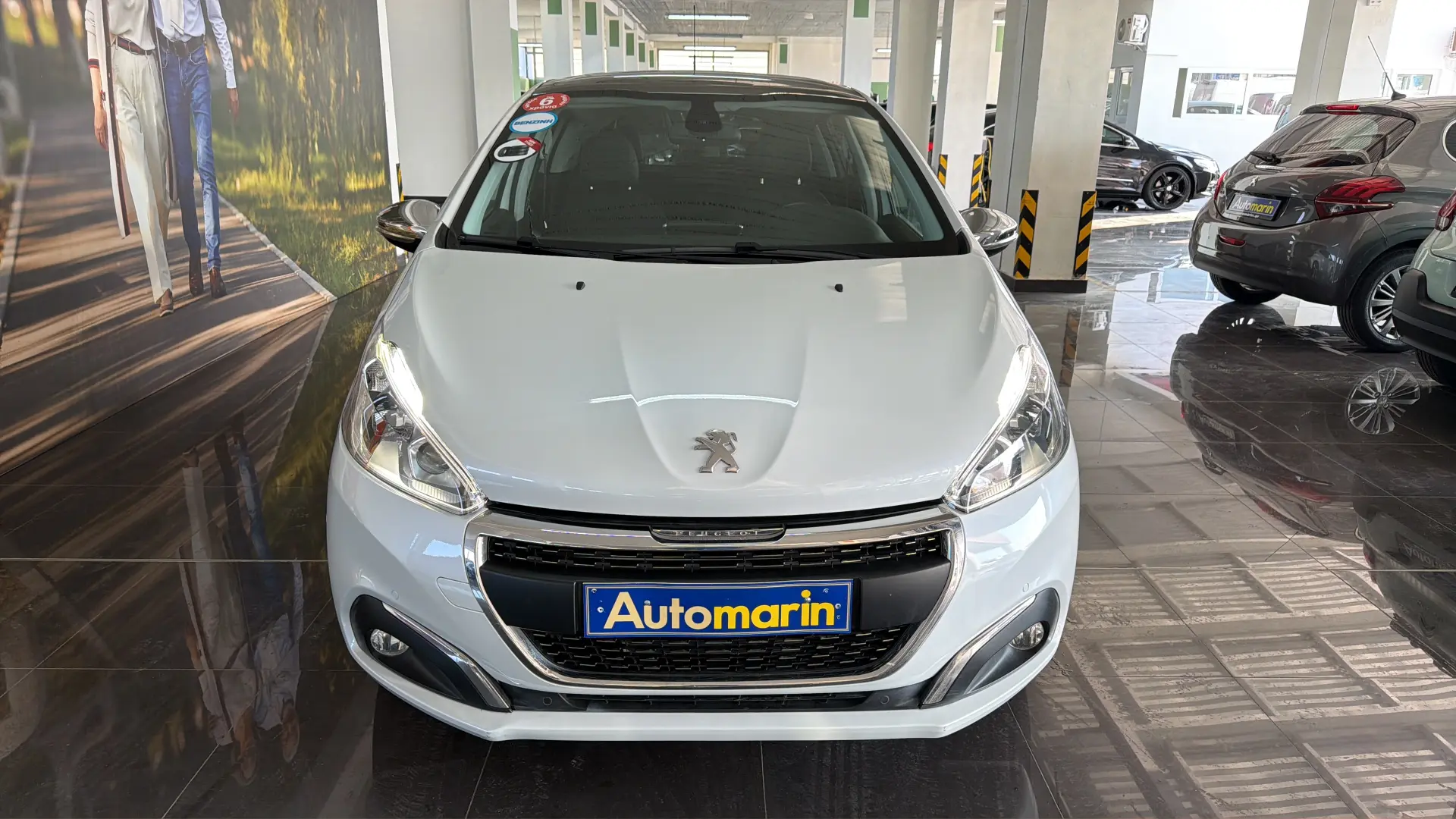 View 2 - Peugeot 208 - 2016