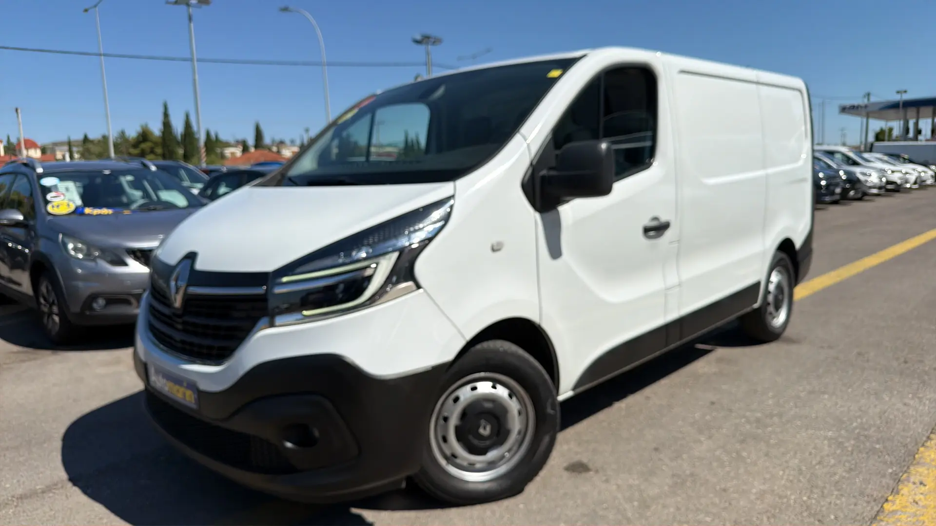 View 1 - Renault Trafic - 2021