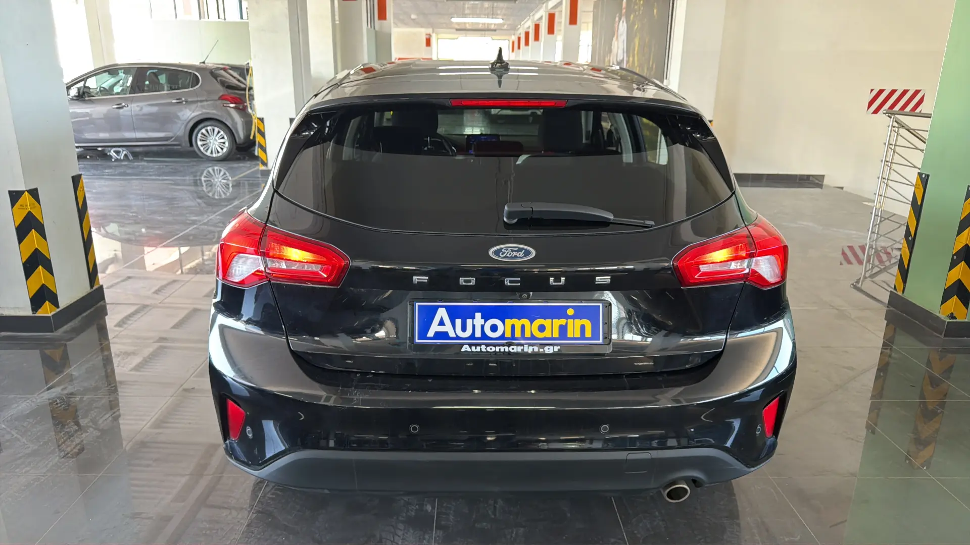 View 5 - Ford Focus - 2021