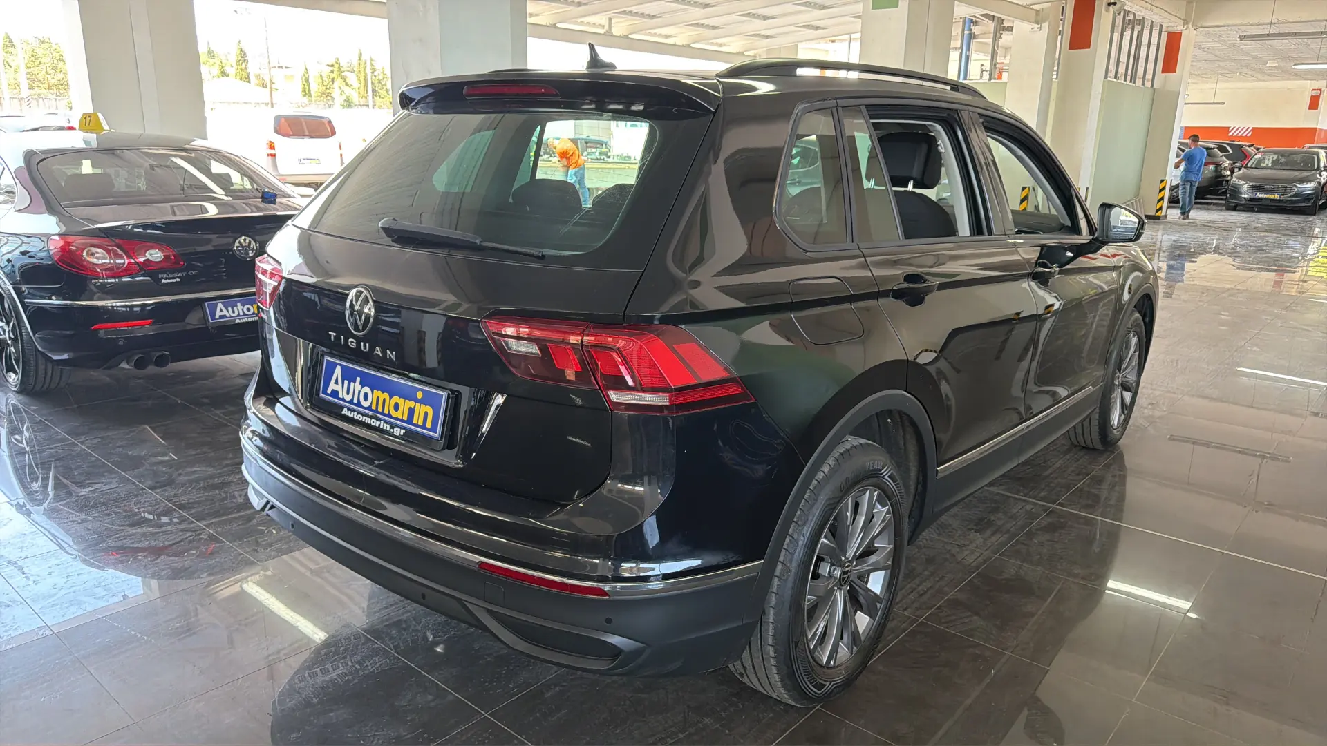 View 4 - Volkswagen Tiguan - 2023