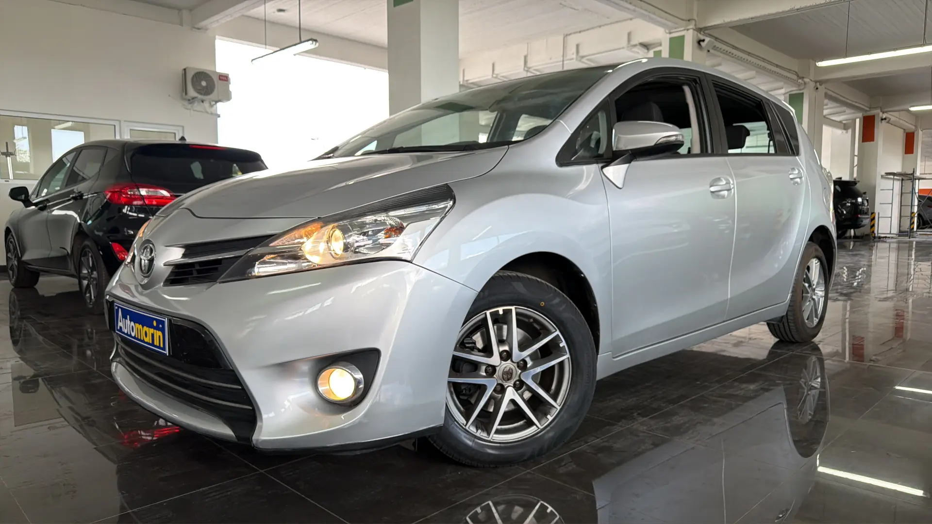 View 1 - Toyota Verso - 2016