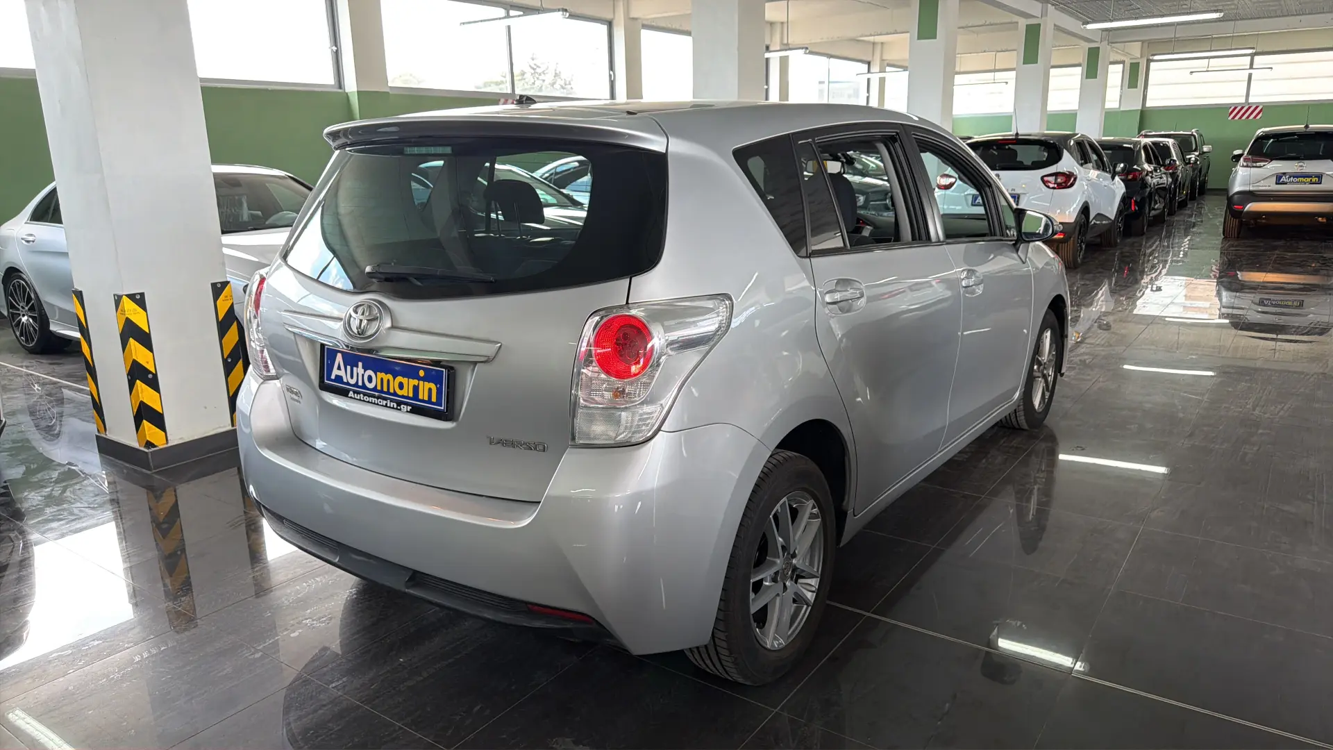 View 4 - Toyota Verso - 2016