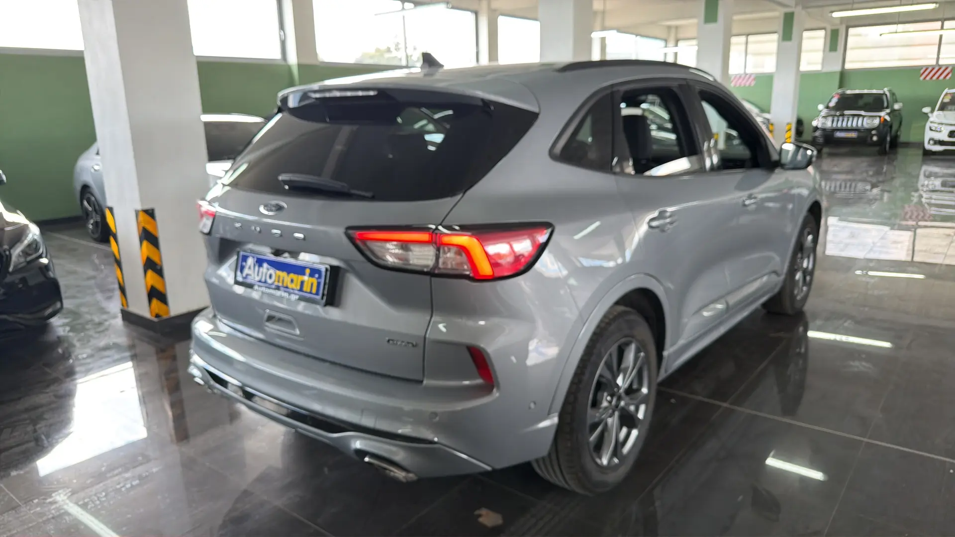View 4 - Ford Kuga - 2022