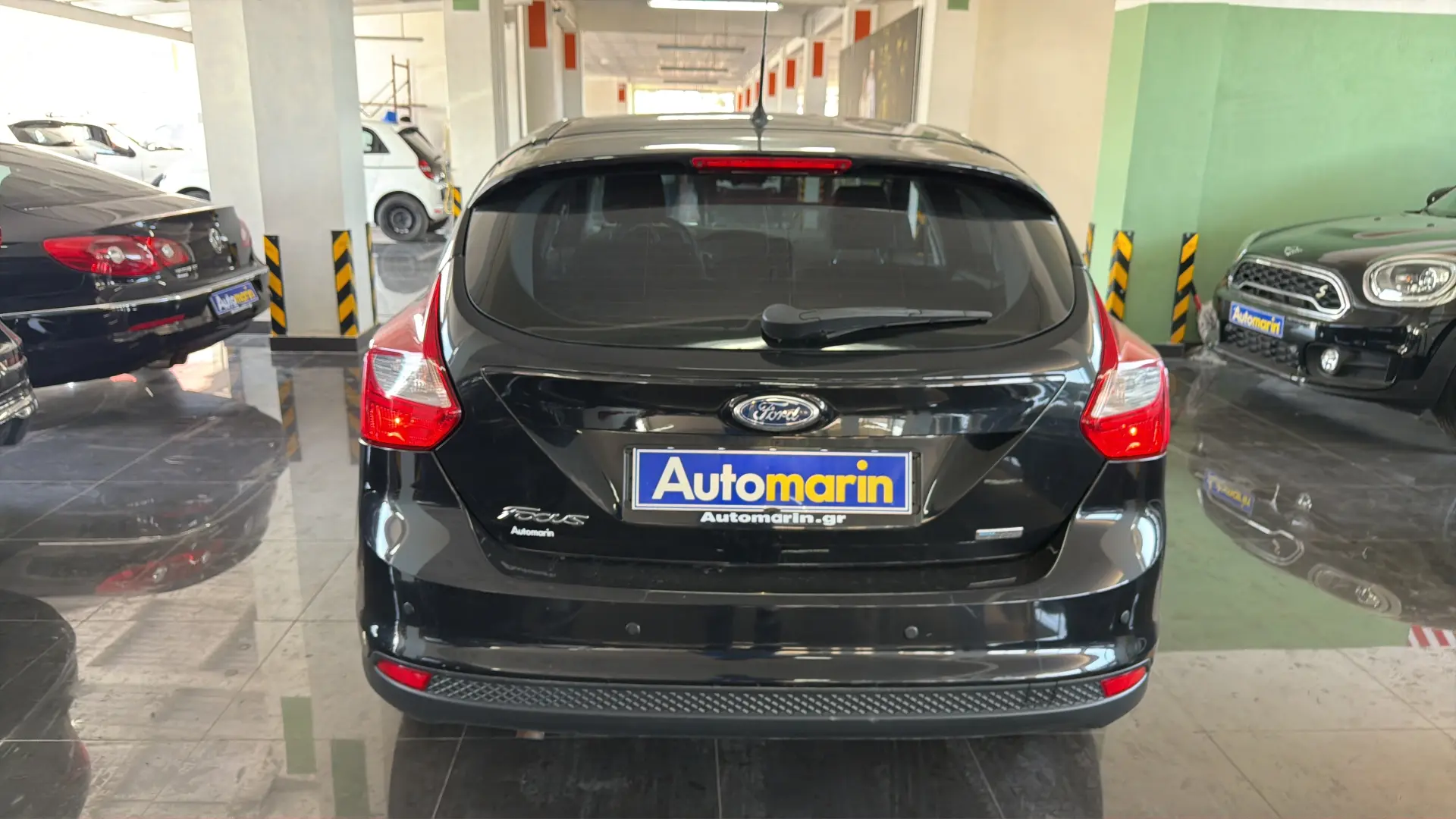 View 5 - Ford Focus - 2012