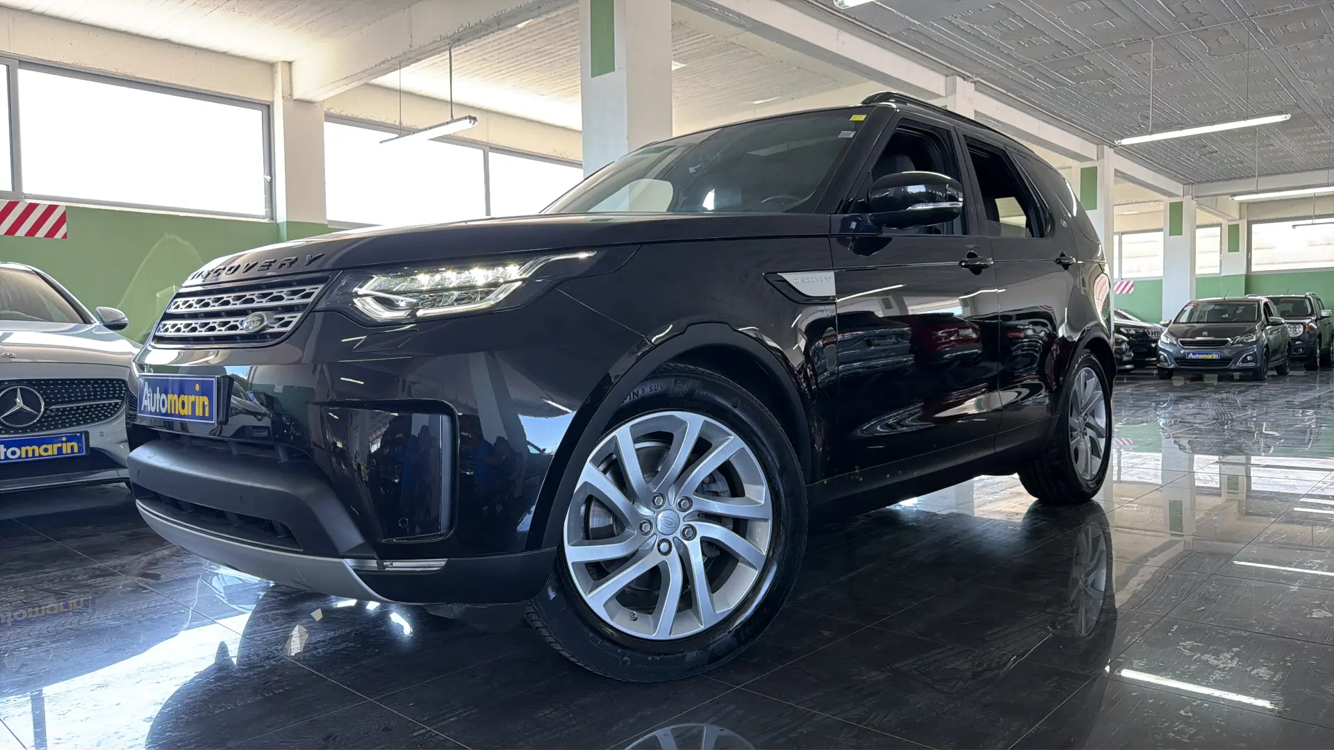 View 1 - Land Rover Discovery - 2018