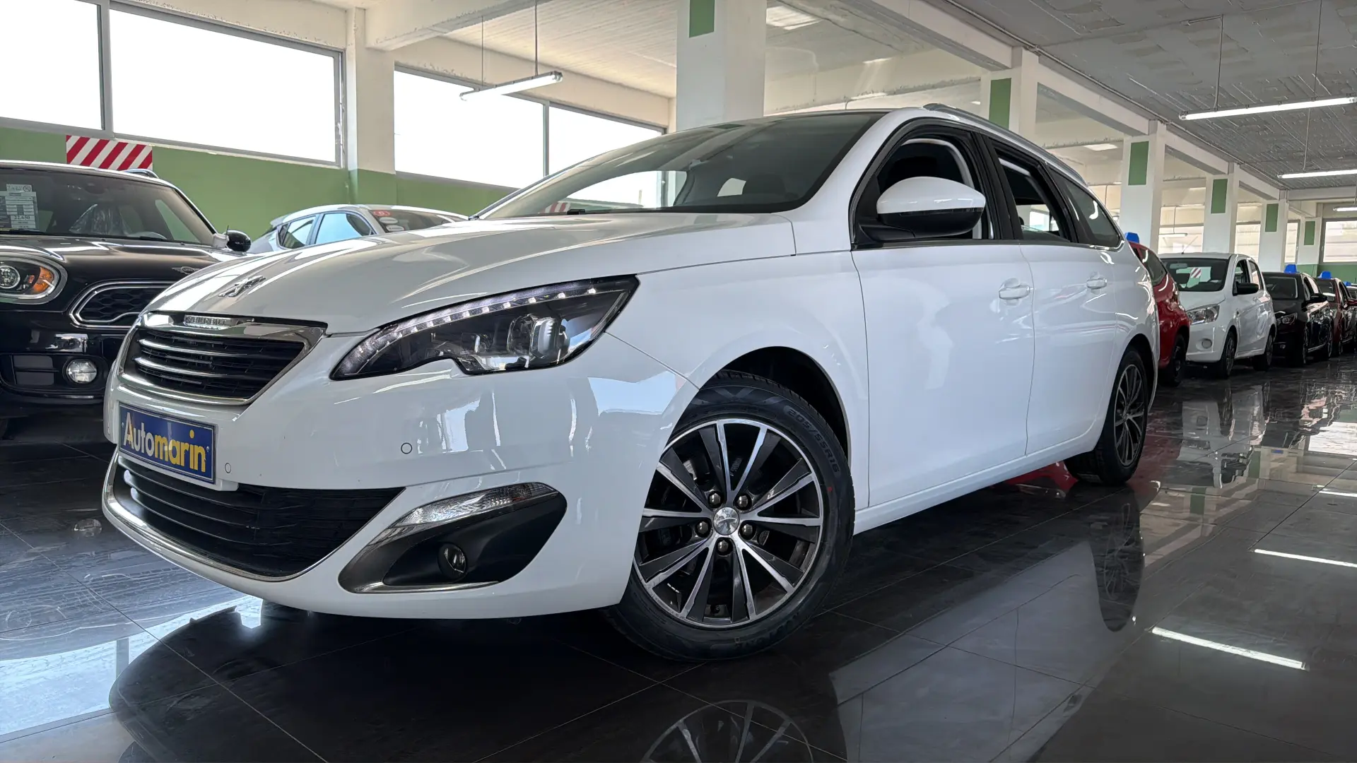 View 1 - Peugeot 308 - 2015