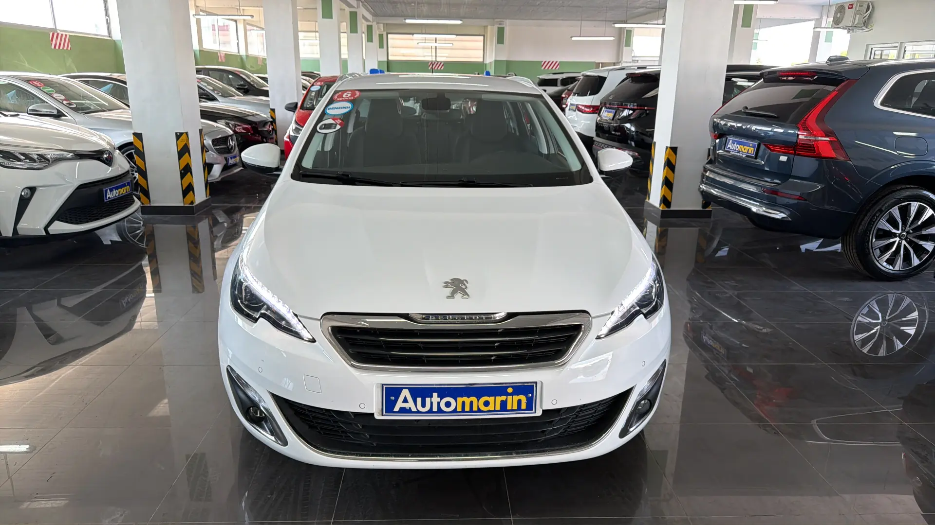 View 2 - Peugeot 308 - 2015