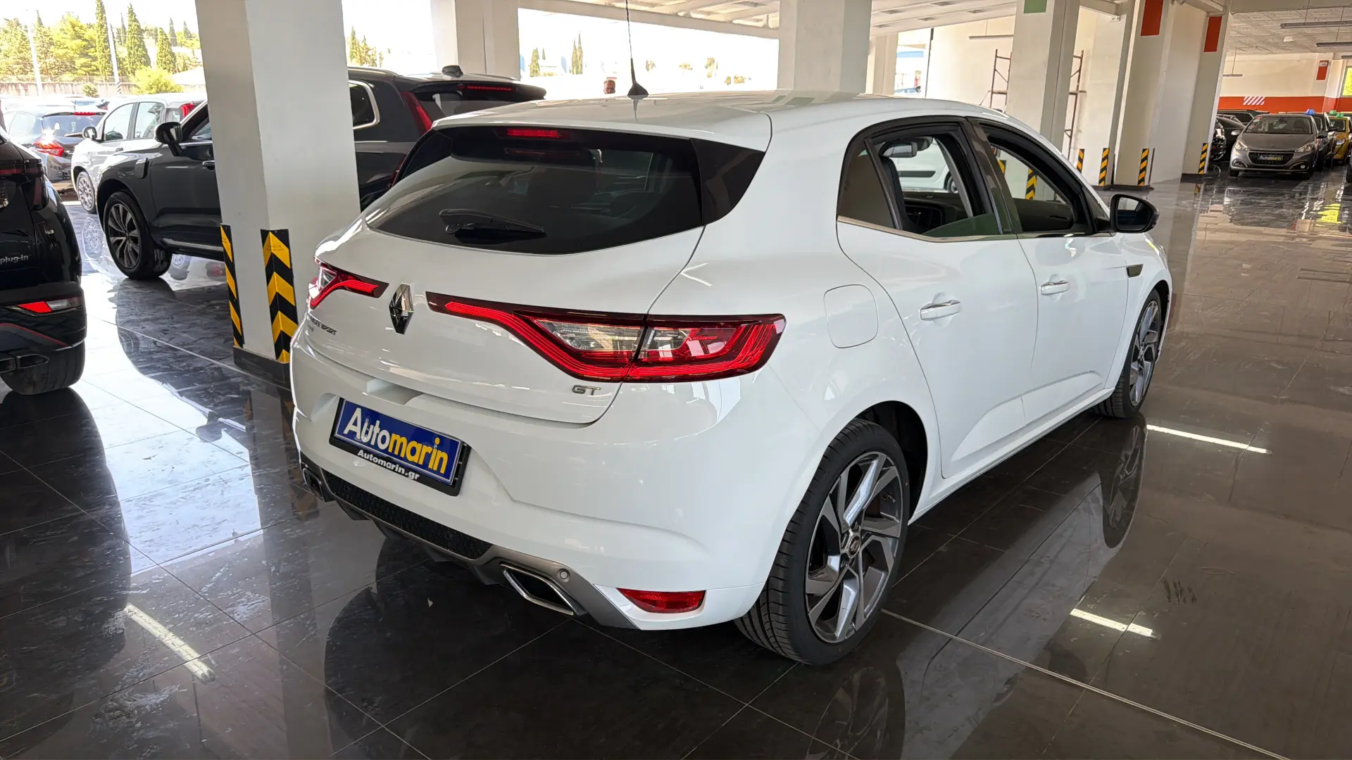 View 2 - Renault Megane - 2017