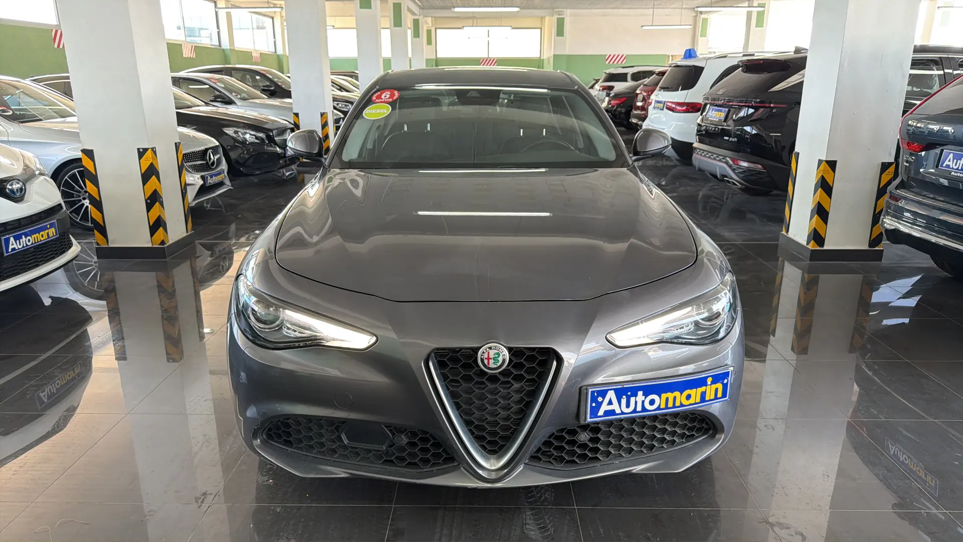 View 2 - Alfa Romeo Giulia - 2021