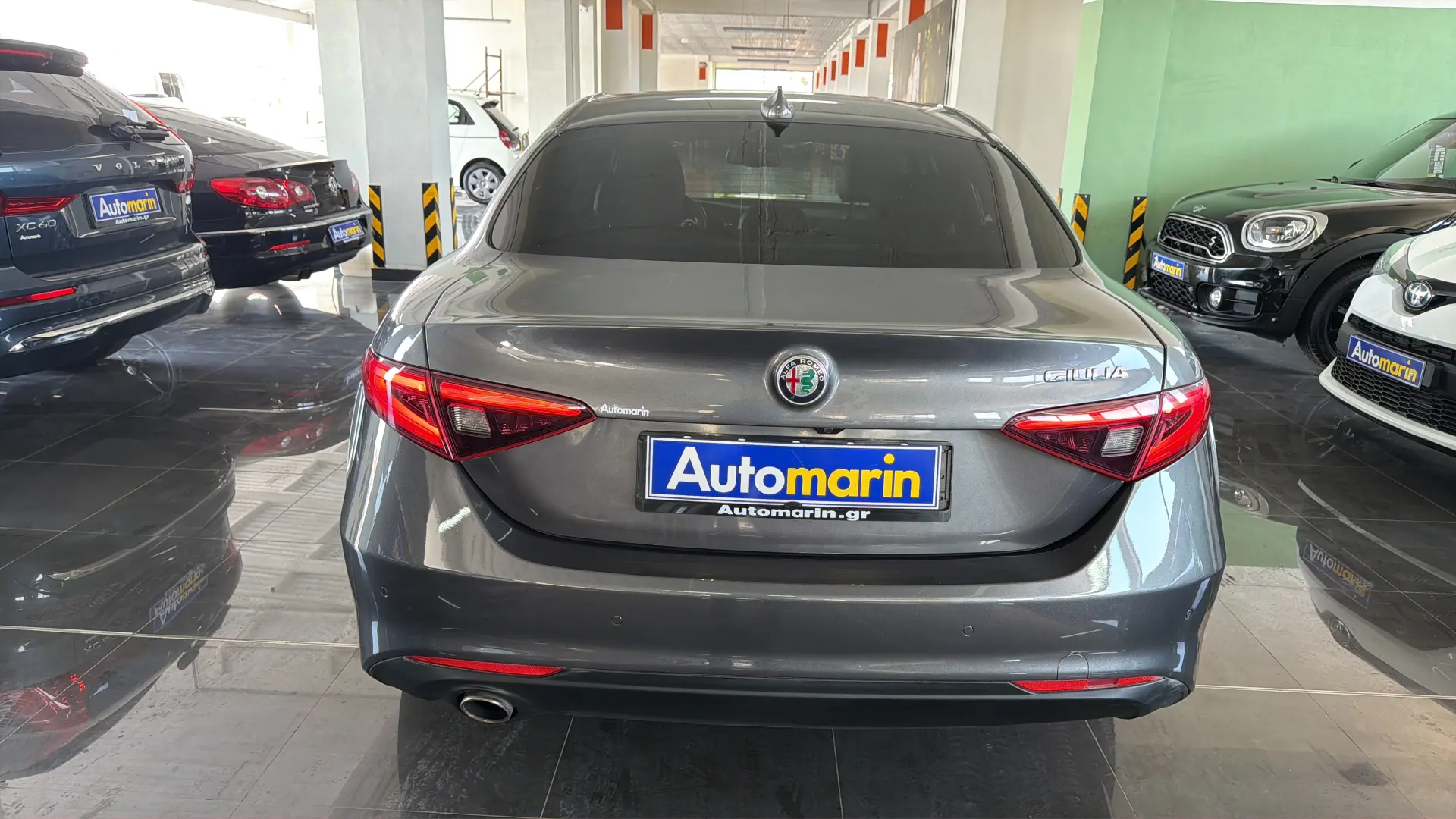 View 5 - Alfa Romeo Giulia - 2021