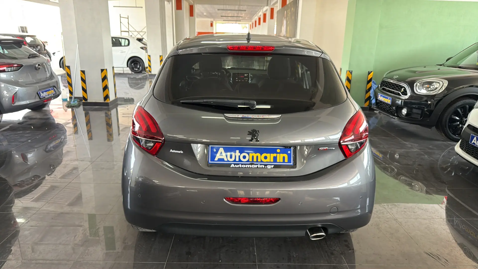 View 5 - Peugeot 208 - 2019