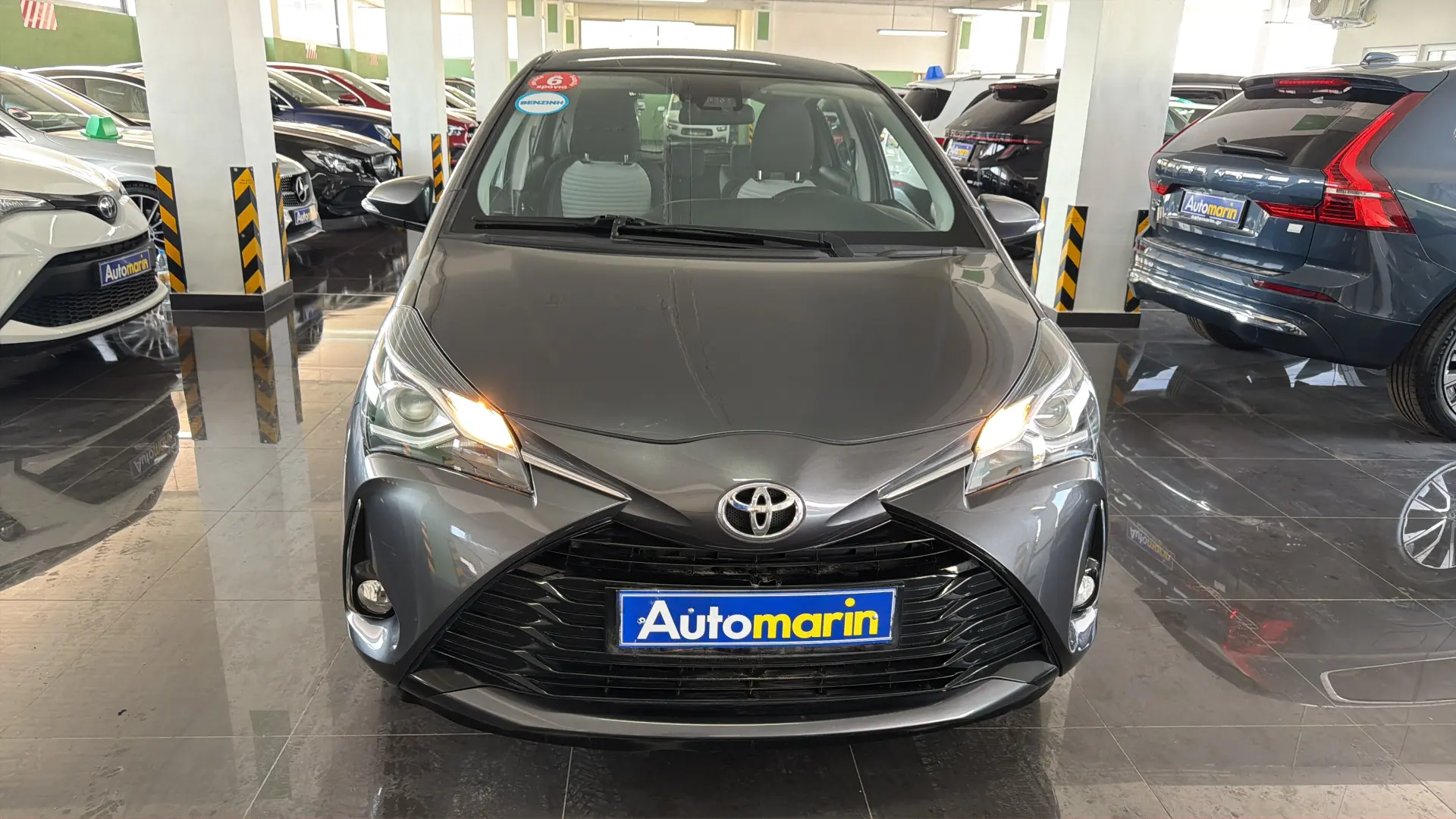 View 2 - Toyota Yaris - 2017