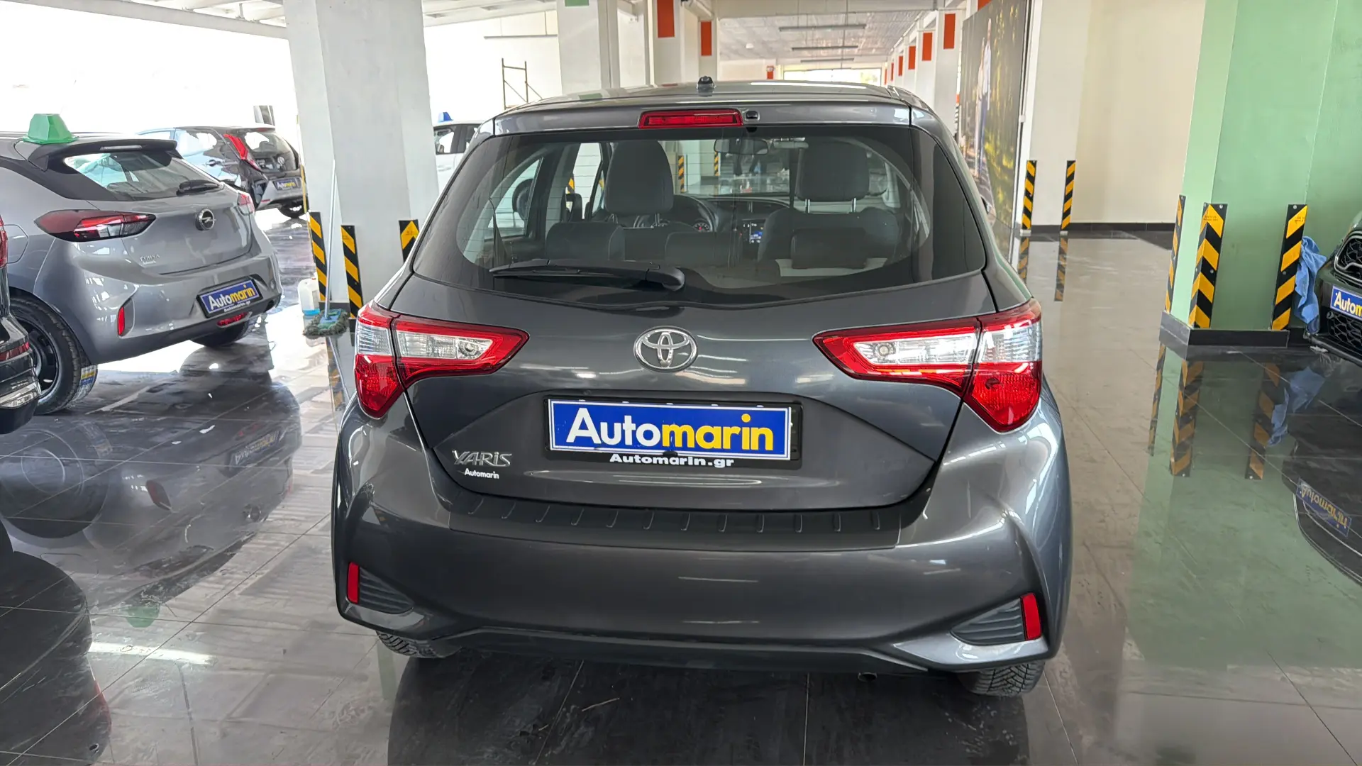 View 5 - Toyota Yaris - 2017