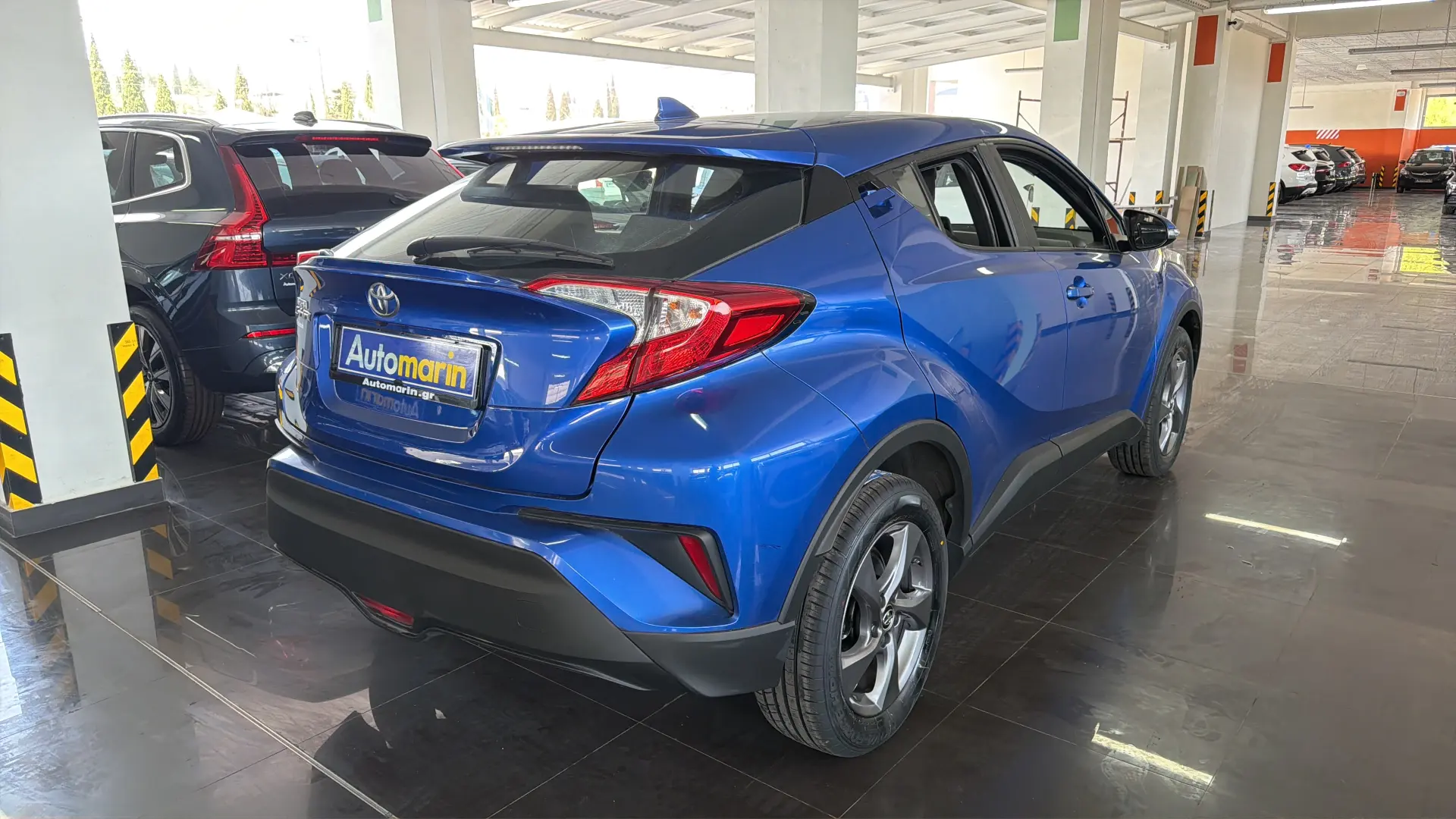View 4 - Toyota C-HR - 2017
