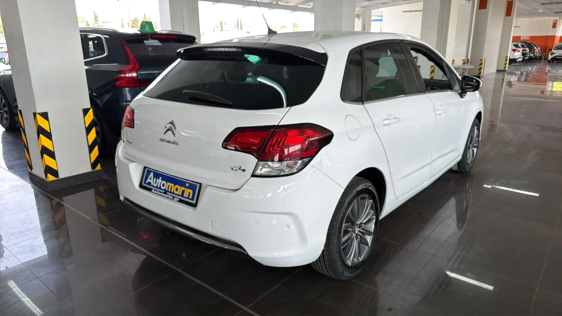 View 4 - Citroen C4 - 2018